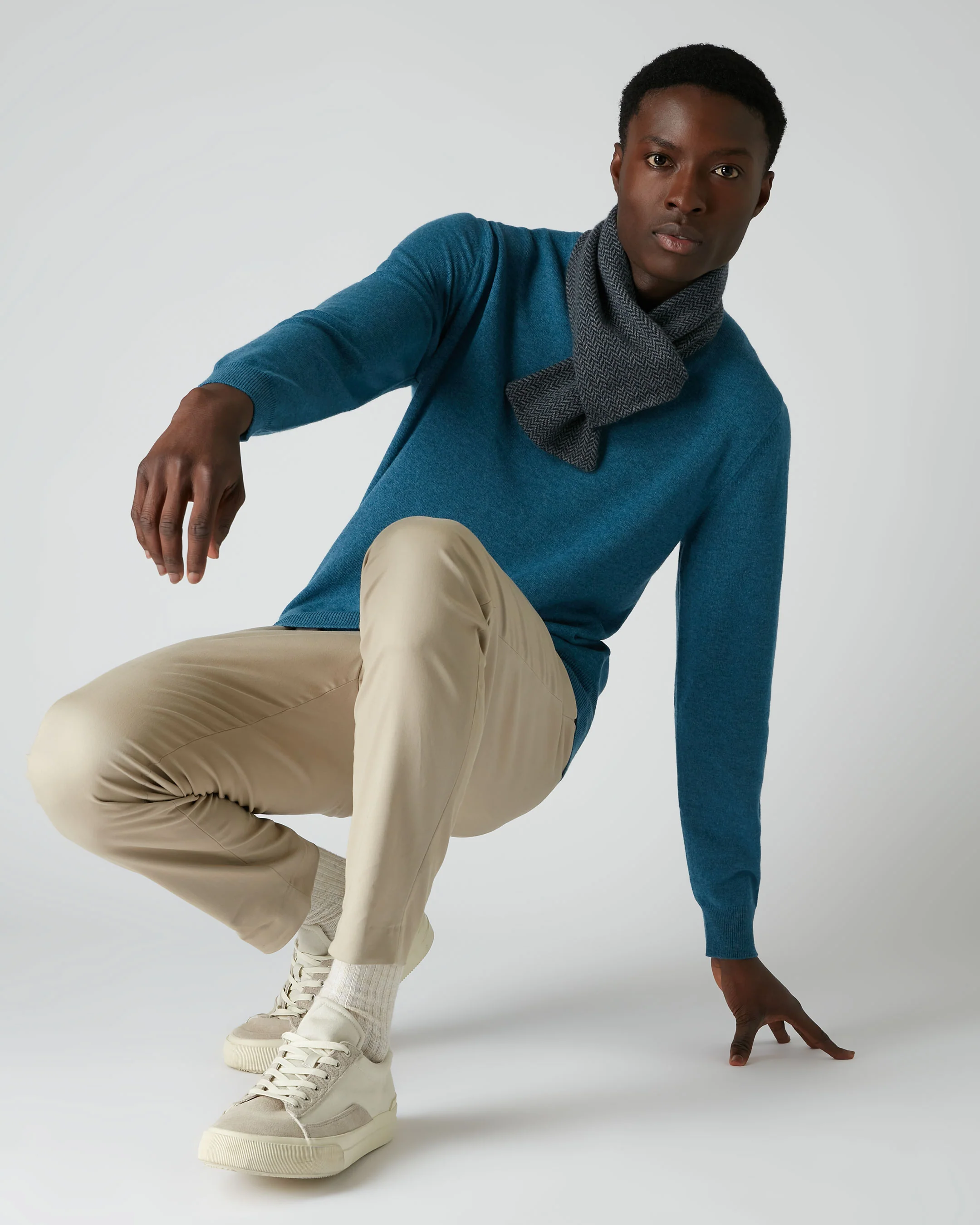 007 Crew Neck Cashmere Jumper Blue Wave - Image 4