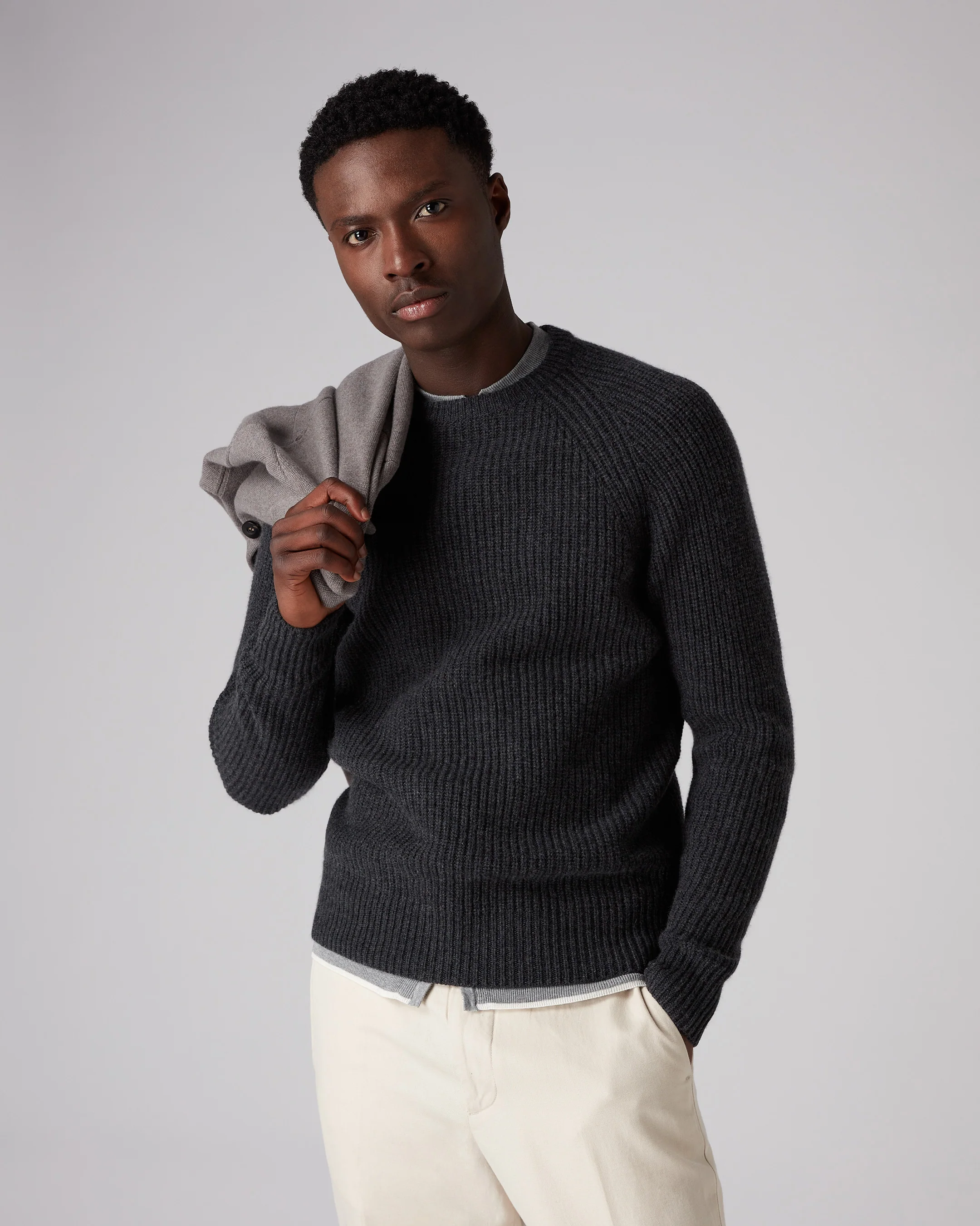 007 Fishermans Rib Round Neck Jumper Dark Charcoal Grey - Image 4