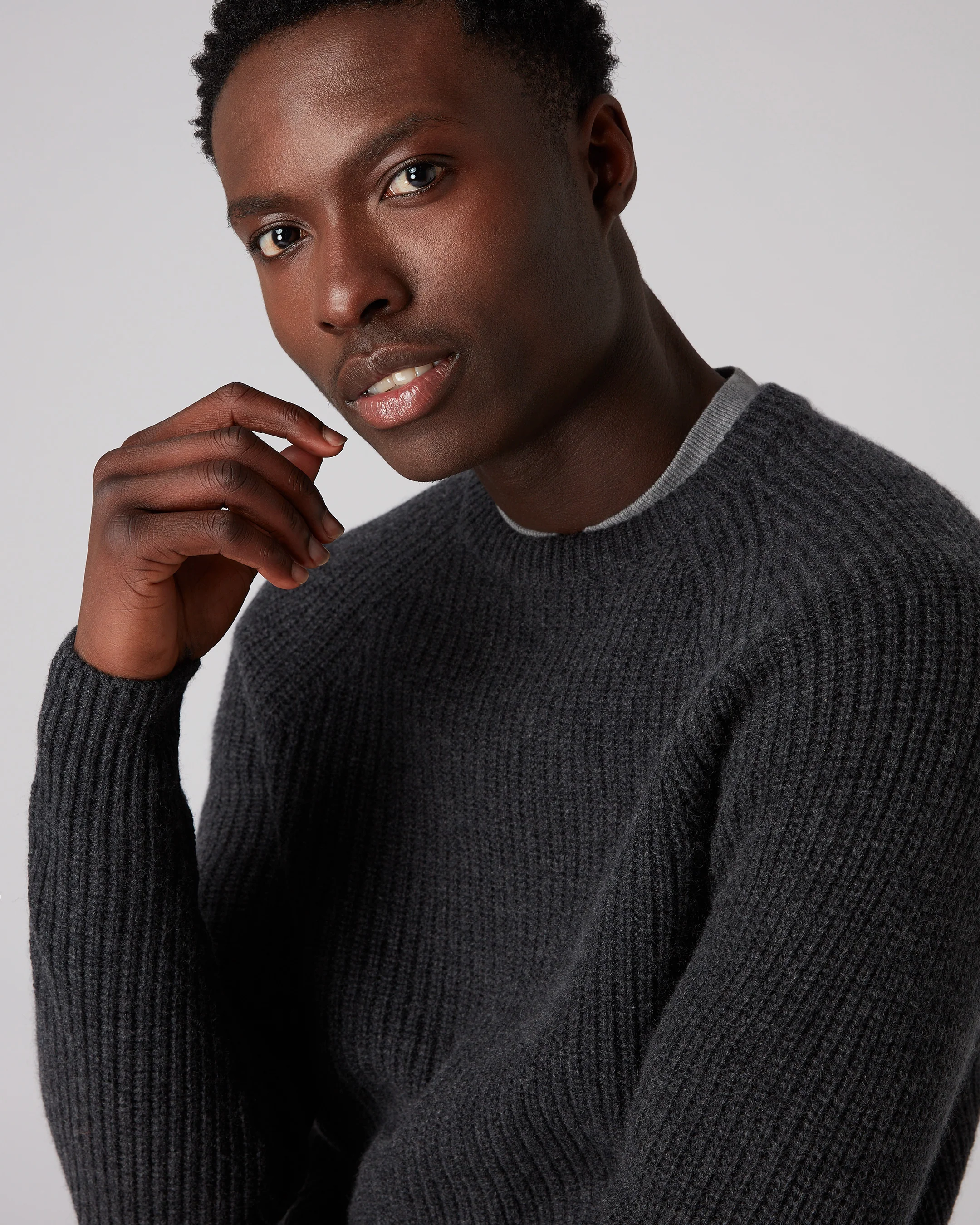 007 Fishermans Rib Round Neck Jumper Dark Charcoal Grey - Image 7