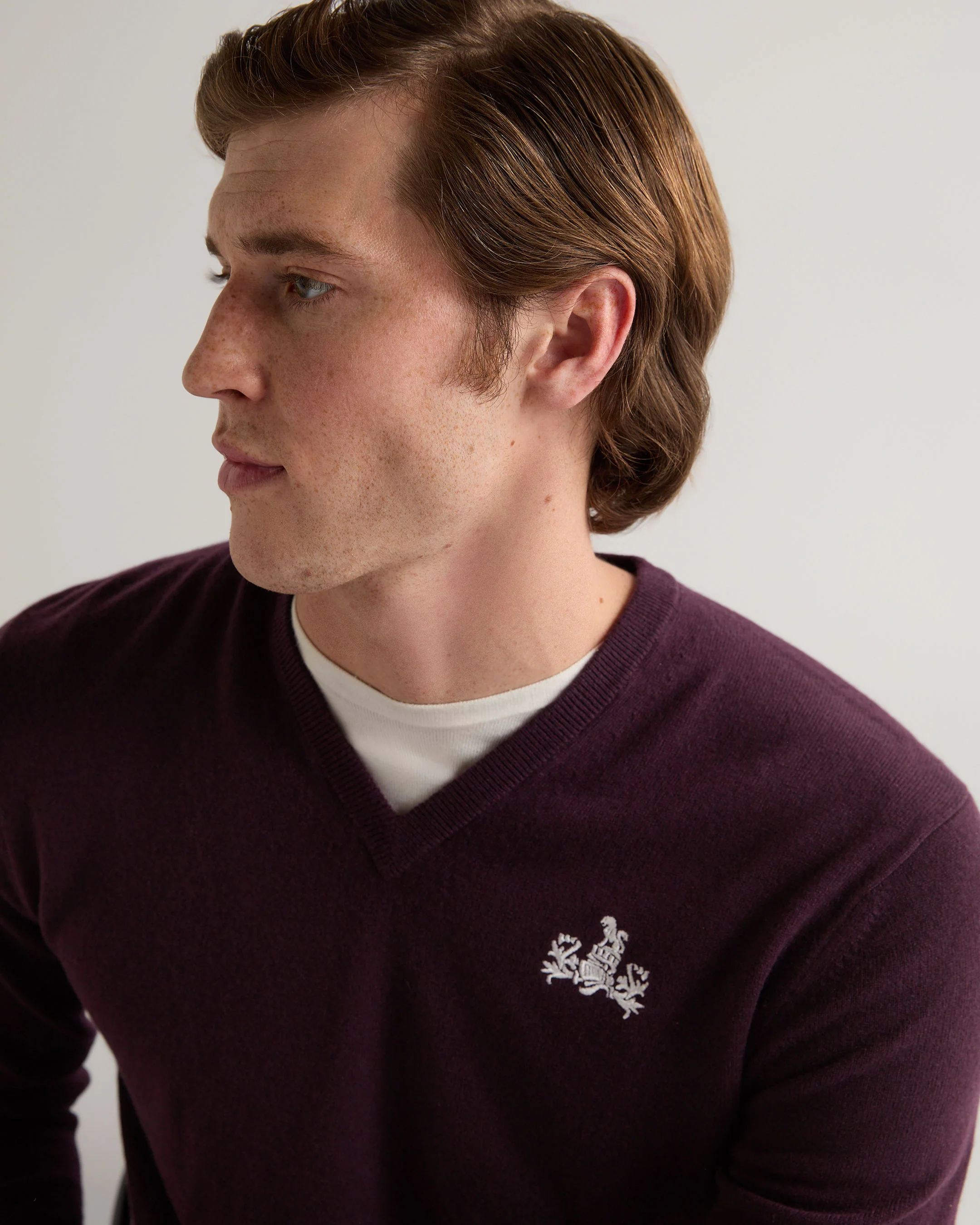 007 Logo V Neck Cashmere Jumper Plum Purple - Image 6