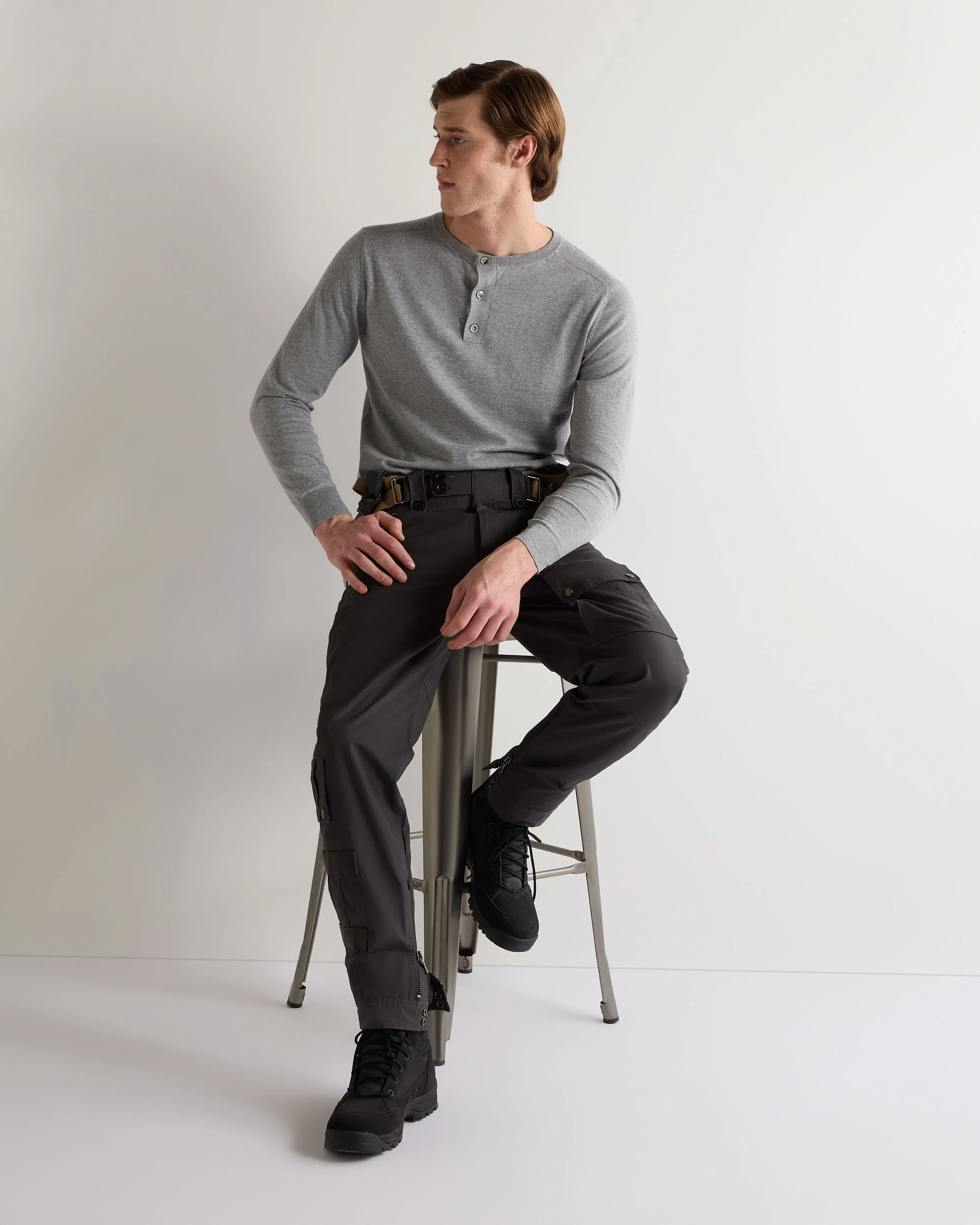 007 Round Neck Cotton Cashmere Henley Light Grey - Image 3