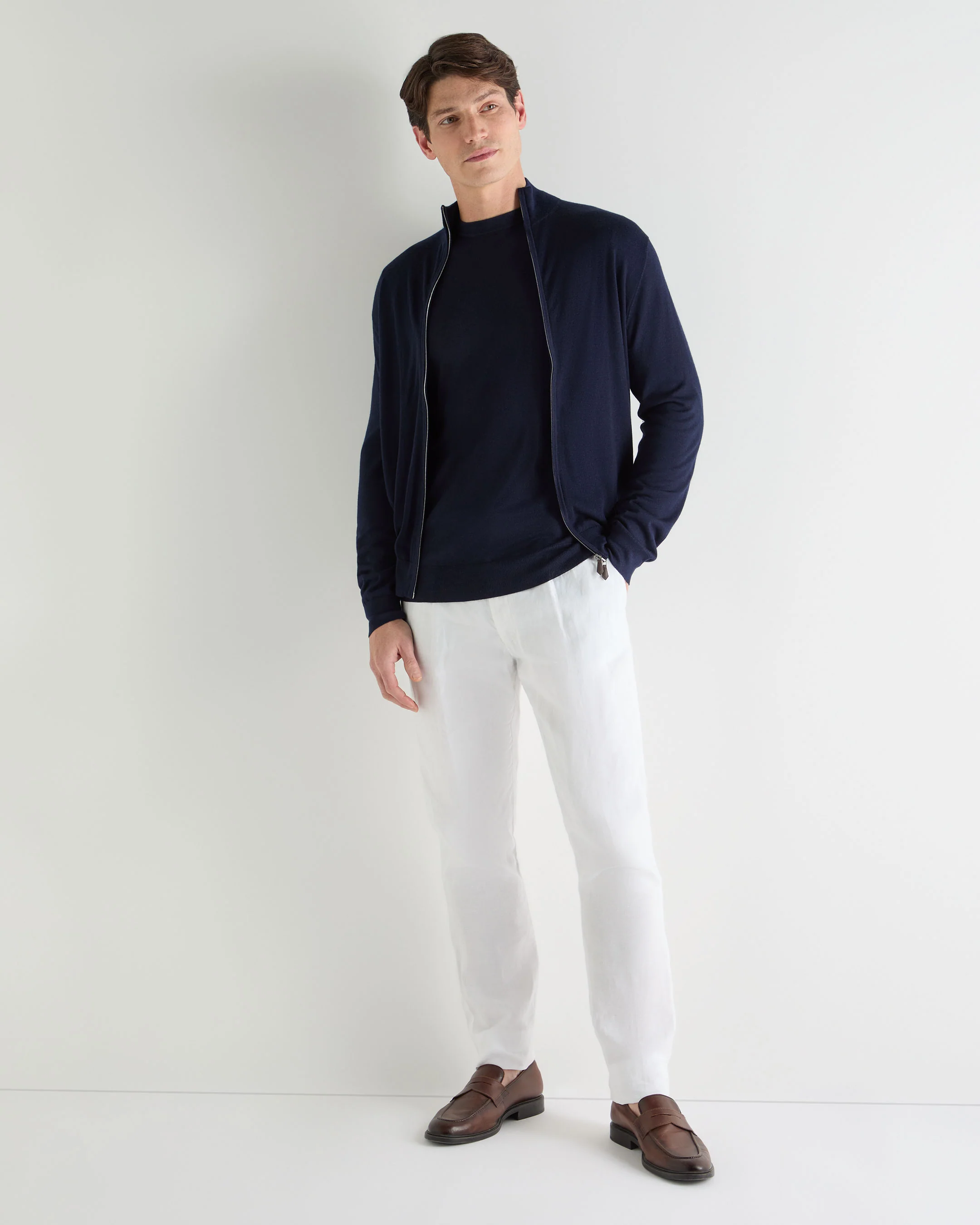 Men's Covent Fine Gauge Cashmere Round Neck Jumper Summer Navy Blue - Image 3