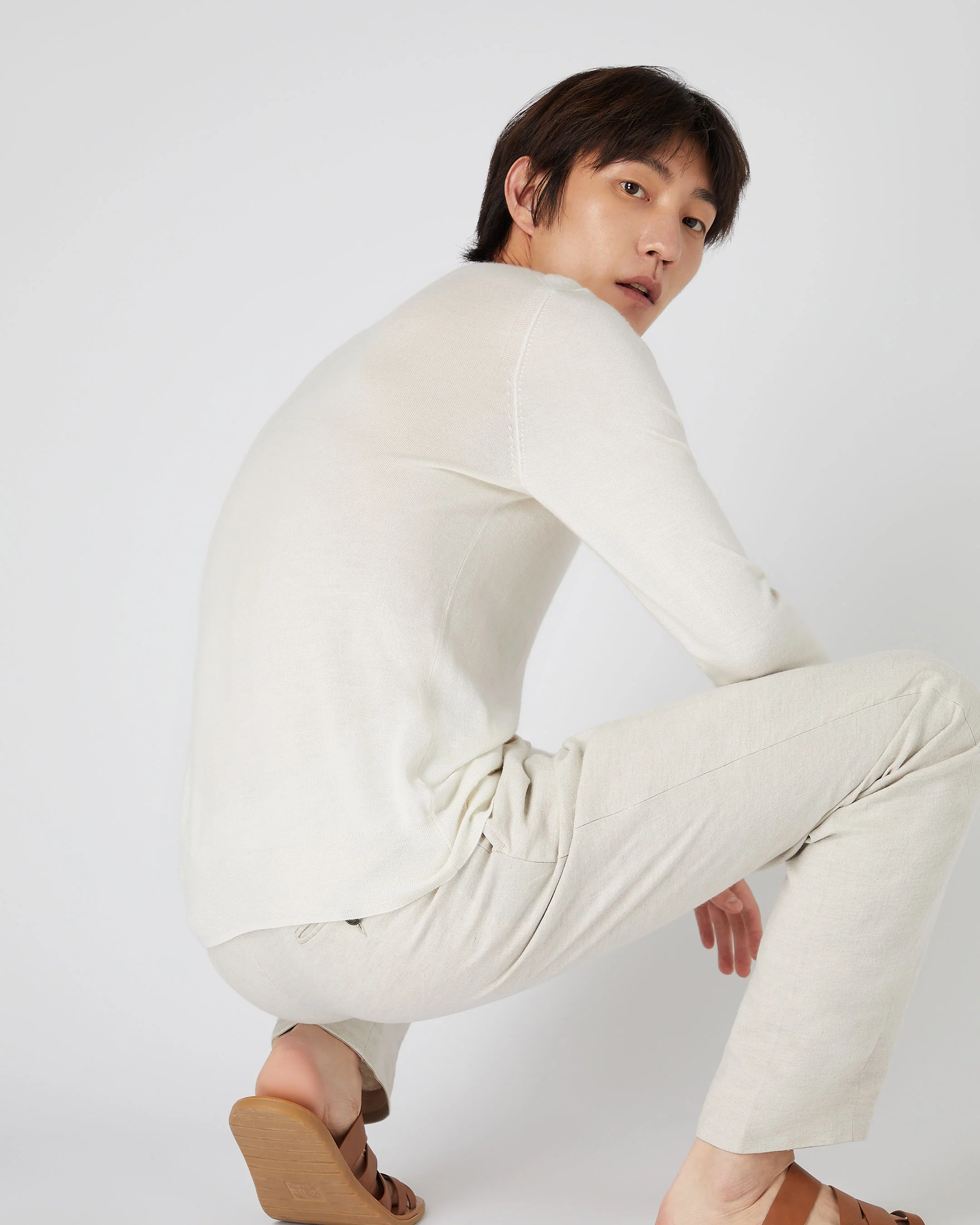 Men's Covent Fine Gauge Cashmere Round Neck Jumper New Ivory White - Image 4