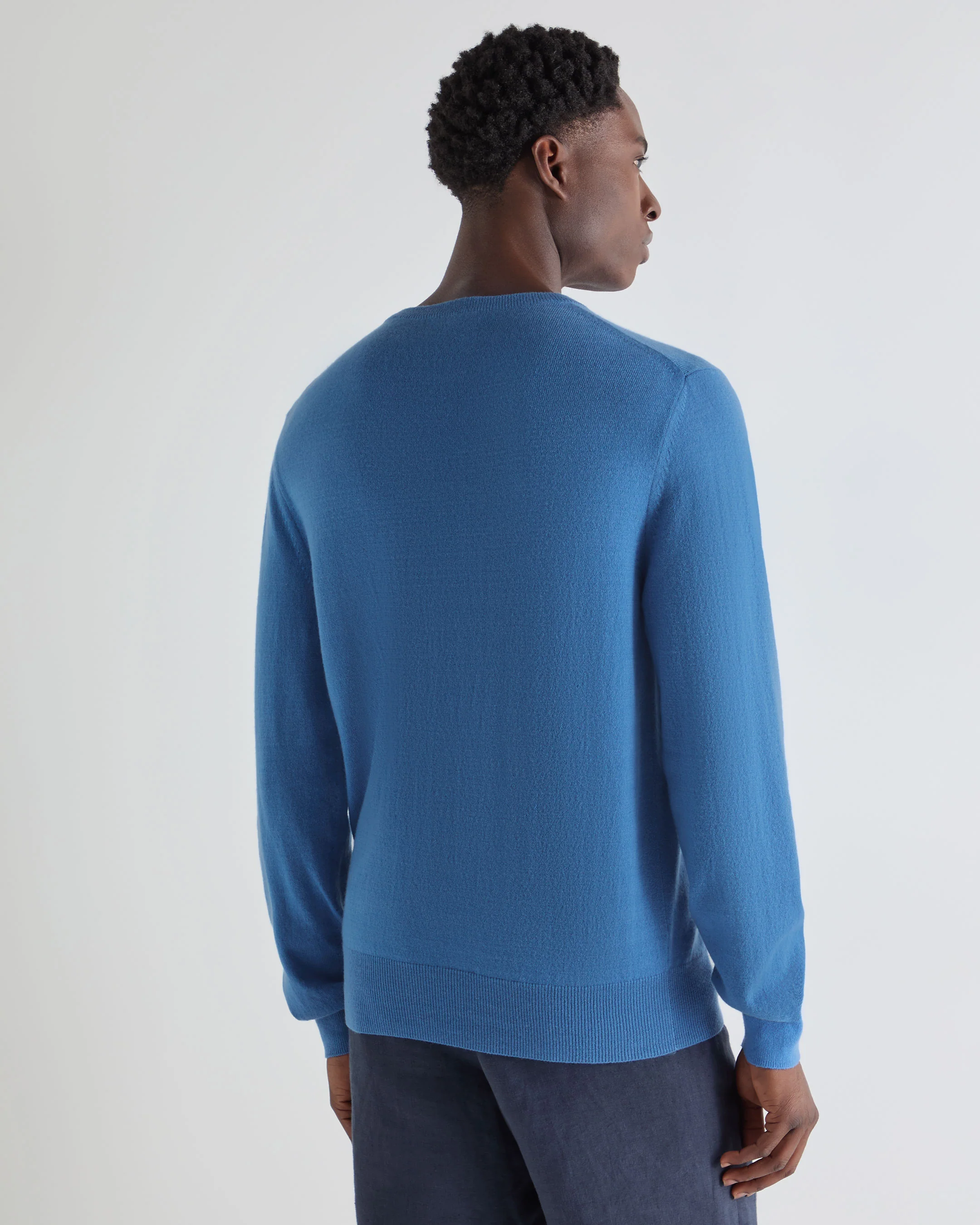 Men's Oxford Round Neck Cashmere Jumper Sunshine Blue - Image 4