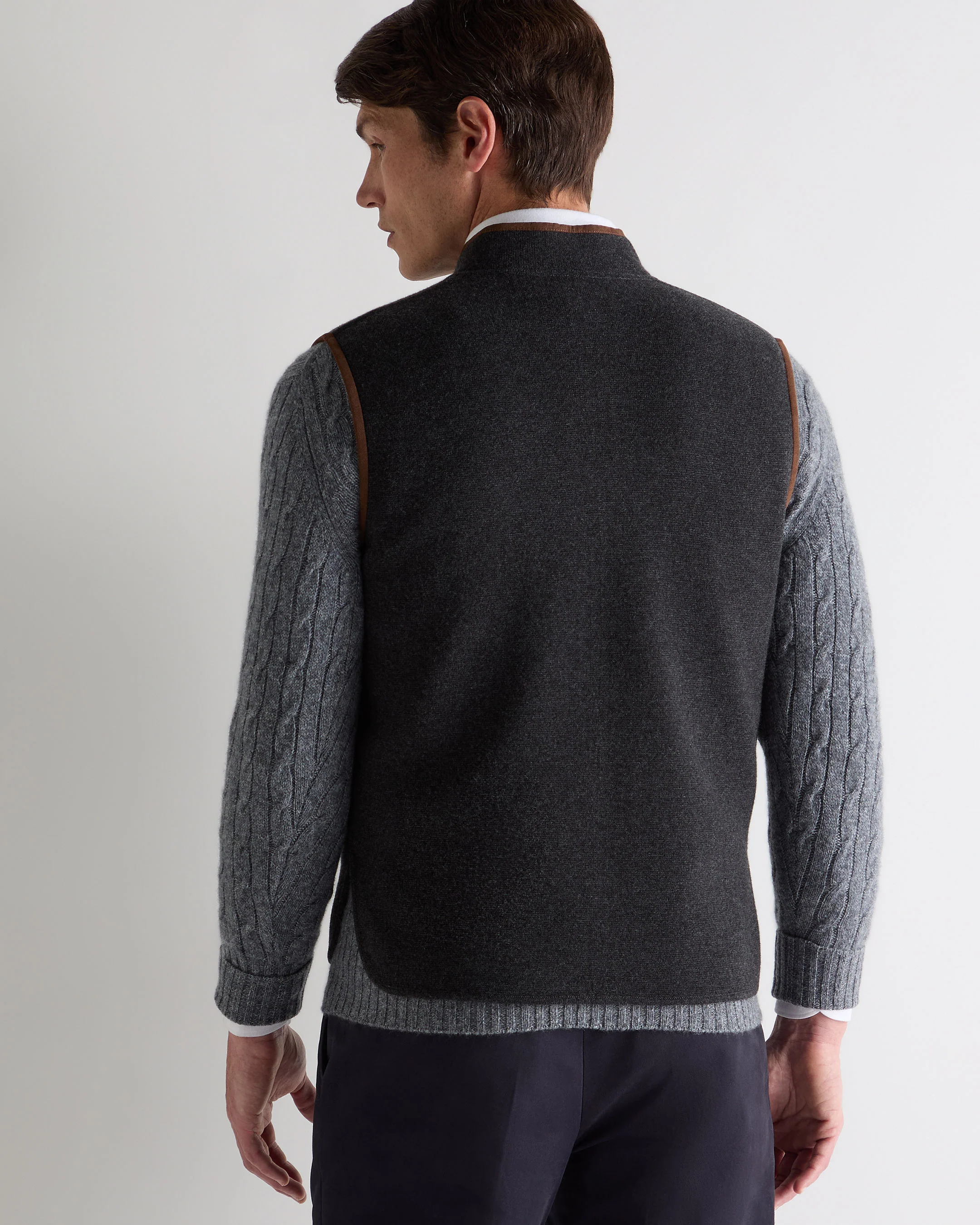 Men's Shaftesbury Cashmere Gilet Deep Charcoal Grey - Image 4