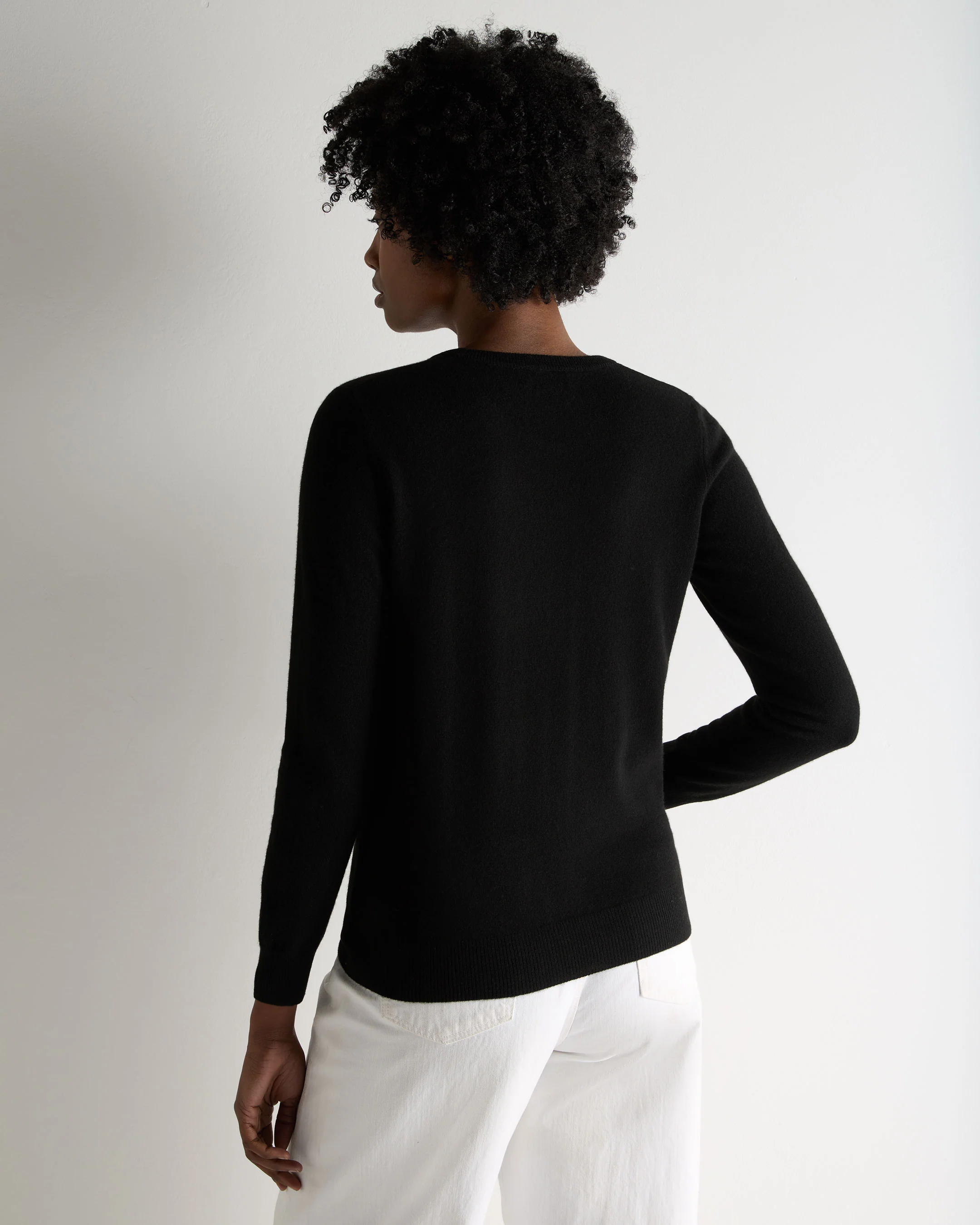 Women's Evie Classic Round Neck Cashmere Jumper Black - Image 4