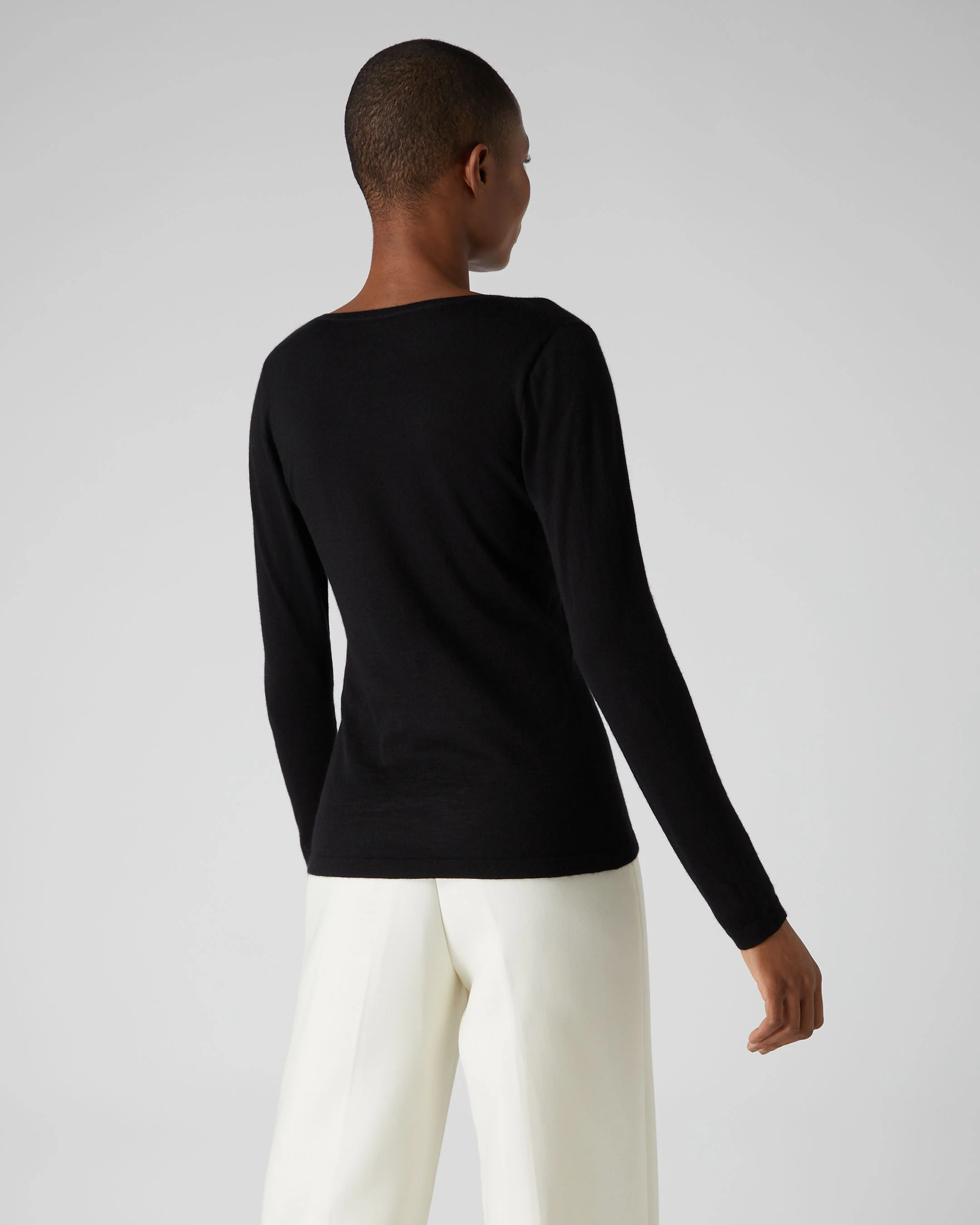 Women's Imogen Superfine Cashmere V Neck Jumper Black - Image 4