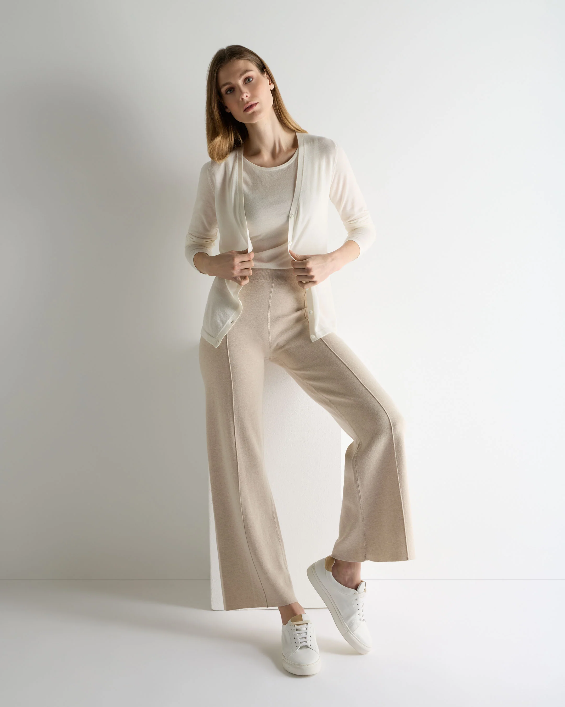 Women's Mia Superfine Cashmere V Neck Cardigan New Ivory White - Image 3