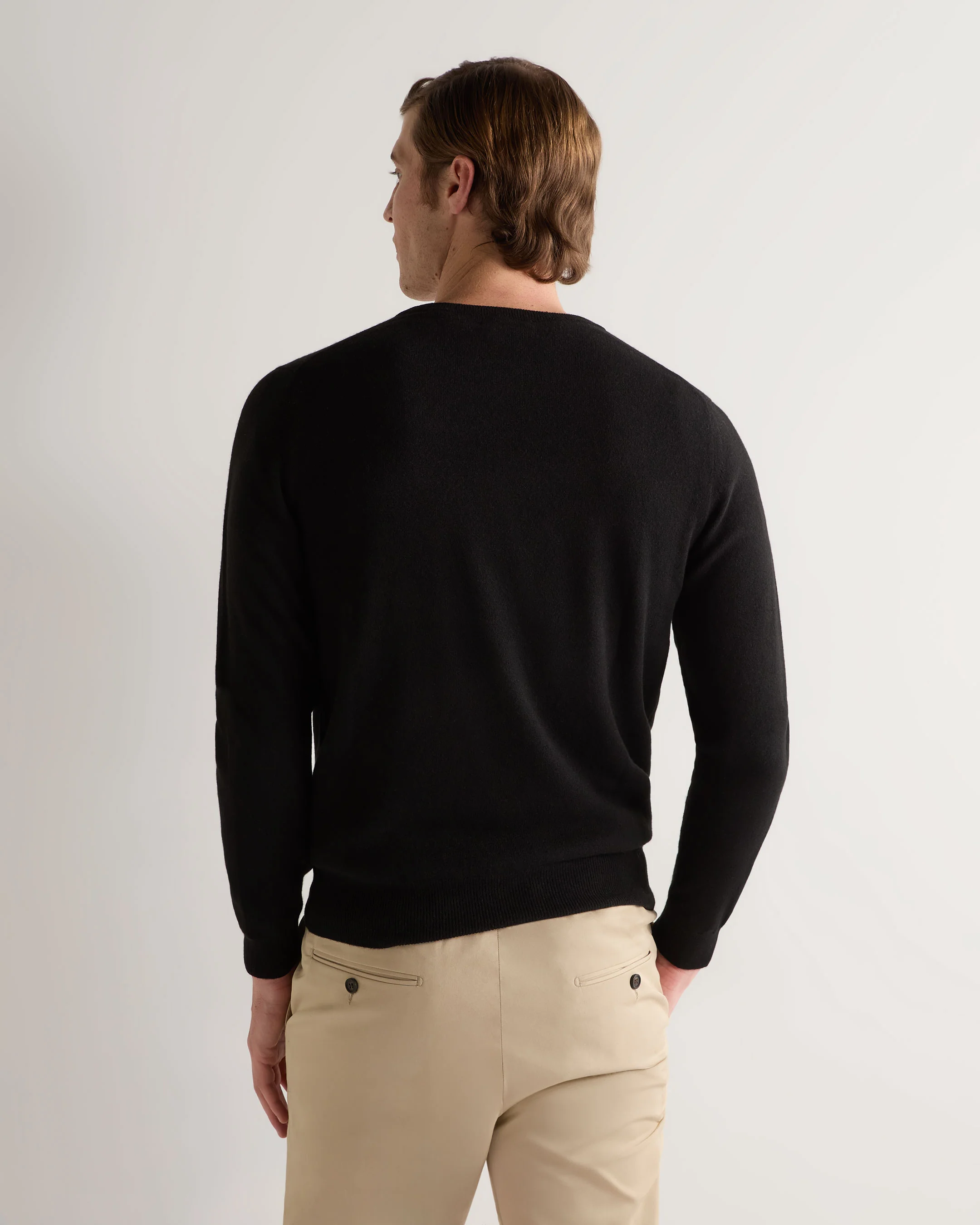 Men's Oxford Round Neck Cashmere Jumper Black - Image 4