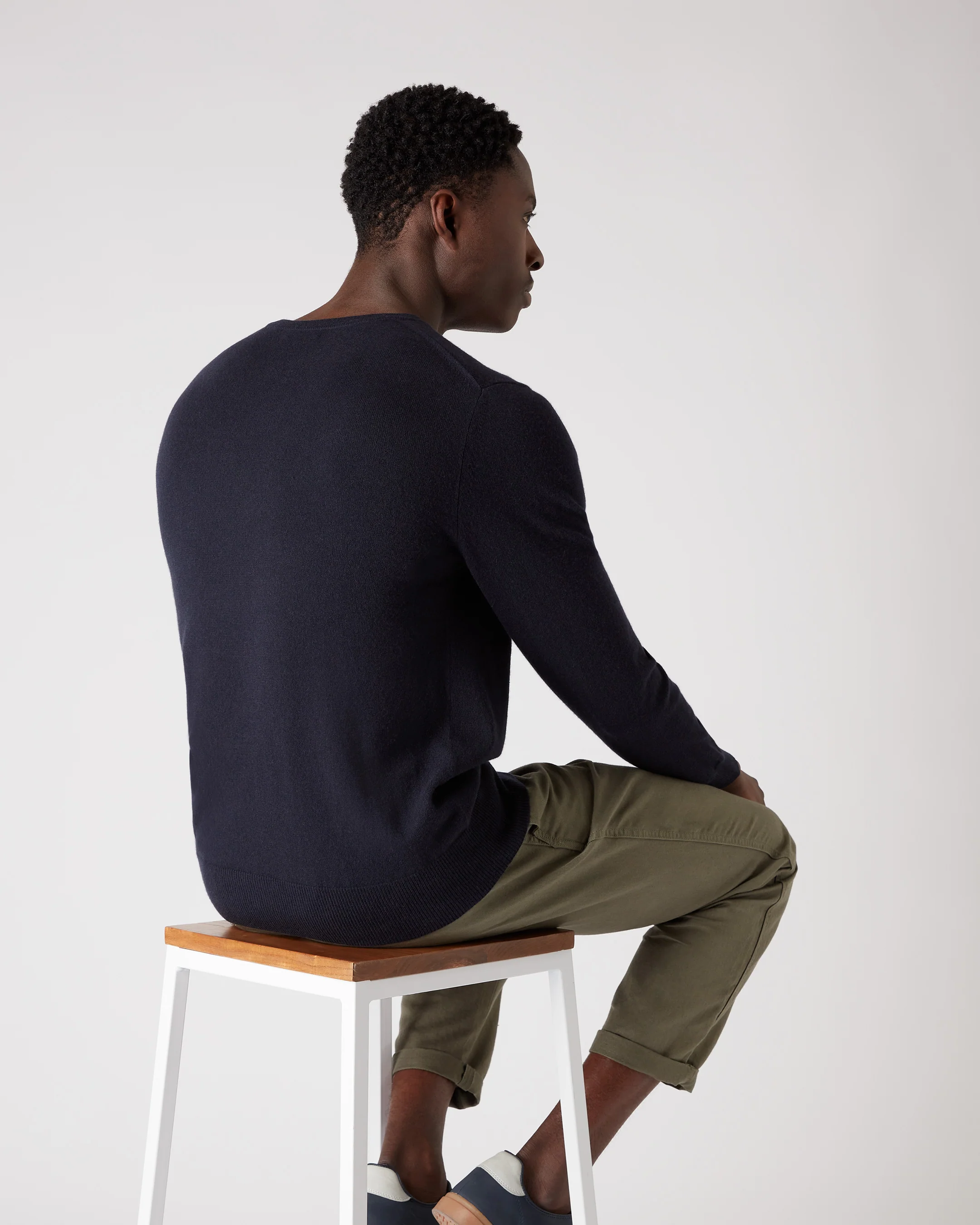 Men's Oxford Round Neck Cashmere Jumper Navy Blue - Image 4