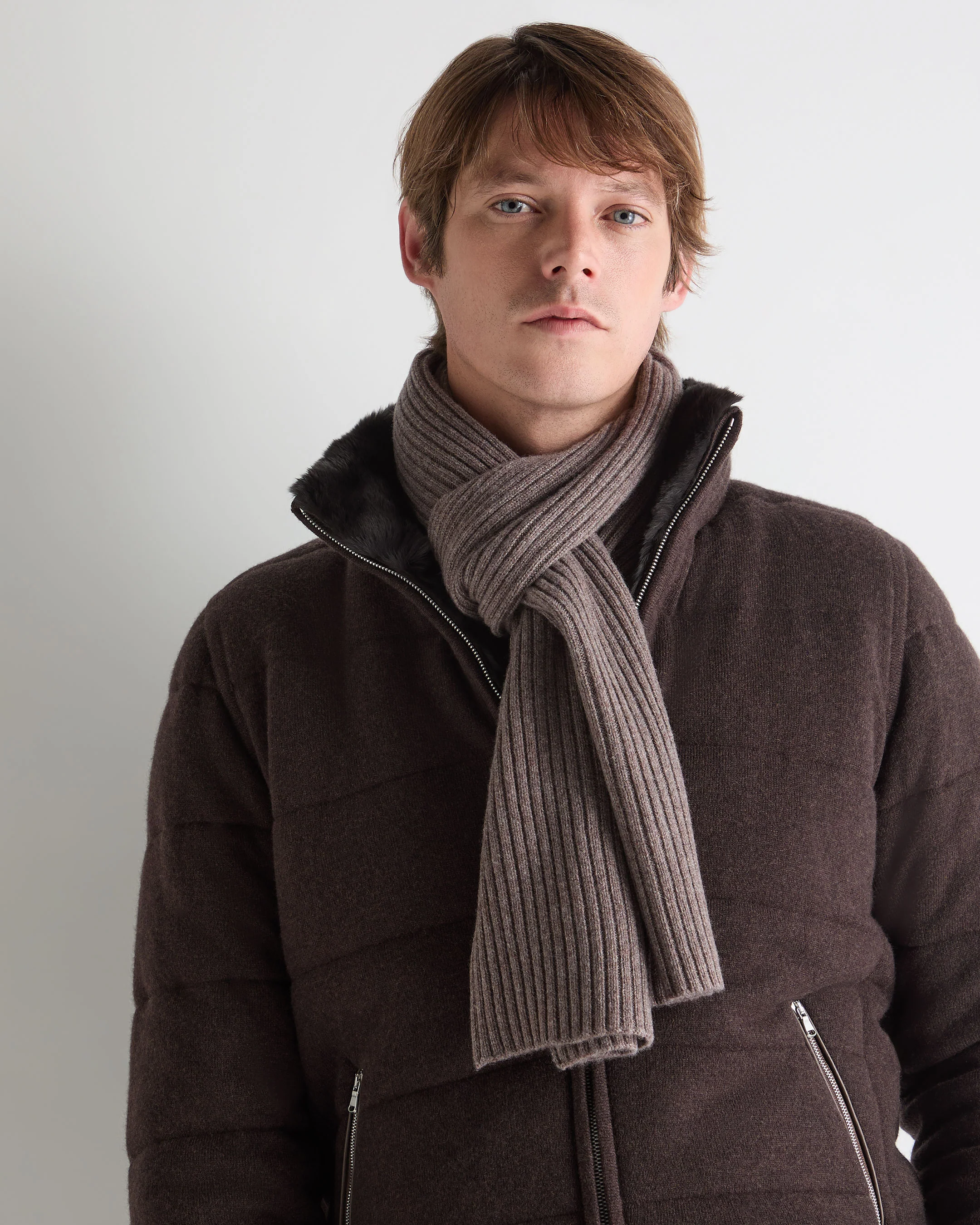 Unisex Short Ribbed Cashmere Scarf Otter Brown - Image 5