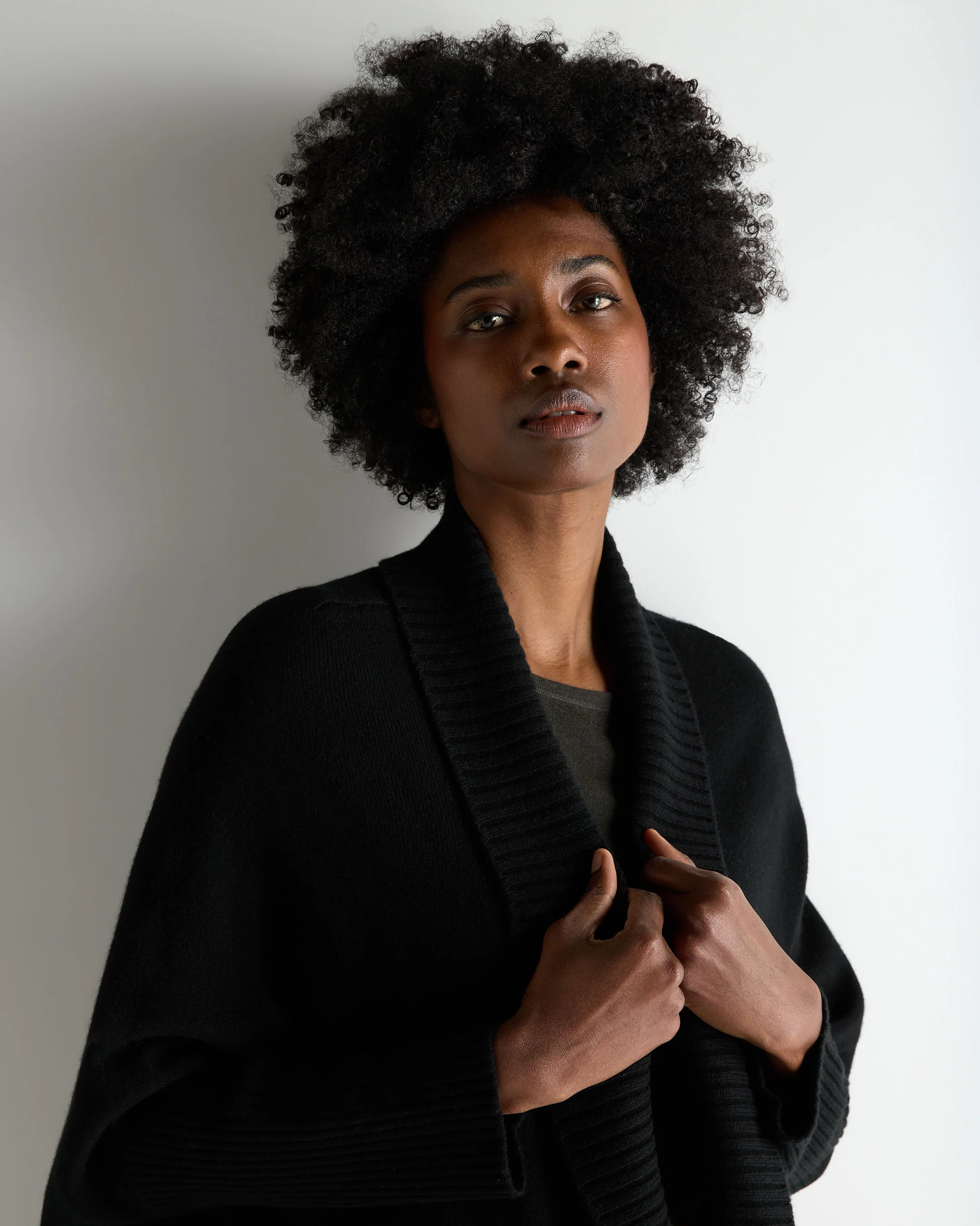 Women's Cocooning Cashmere Cardigan Black - Image 5