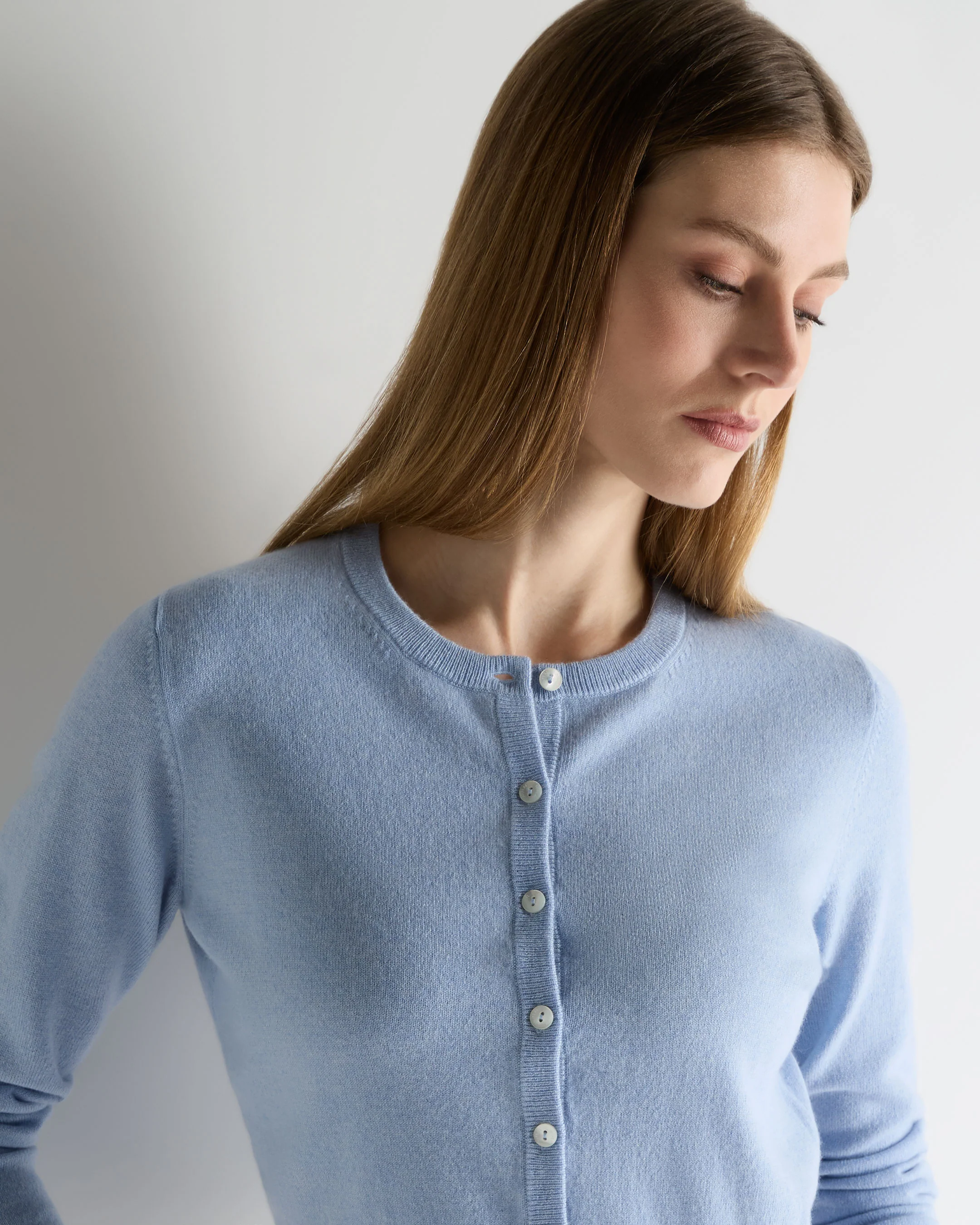 Women's Ivy Cropped Cashmere Cardigan Sea Mist Blue - Image 5