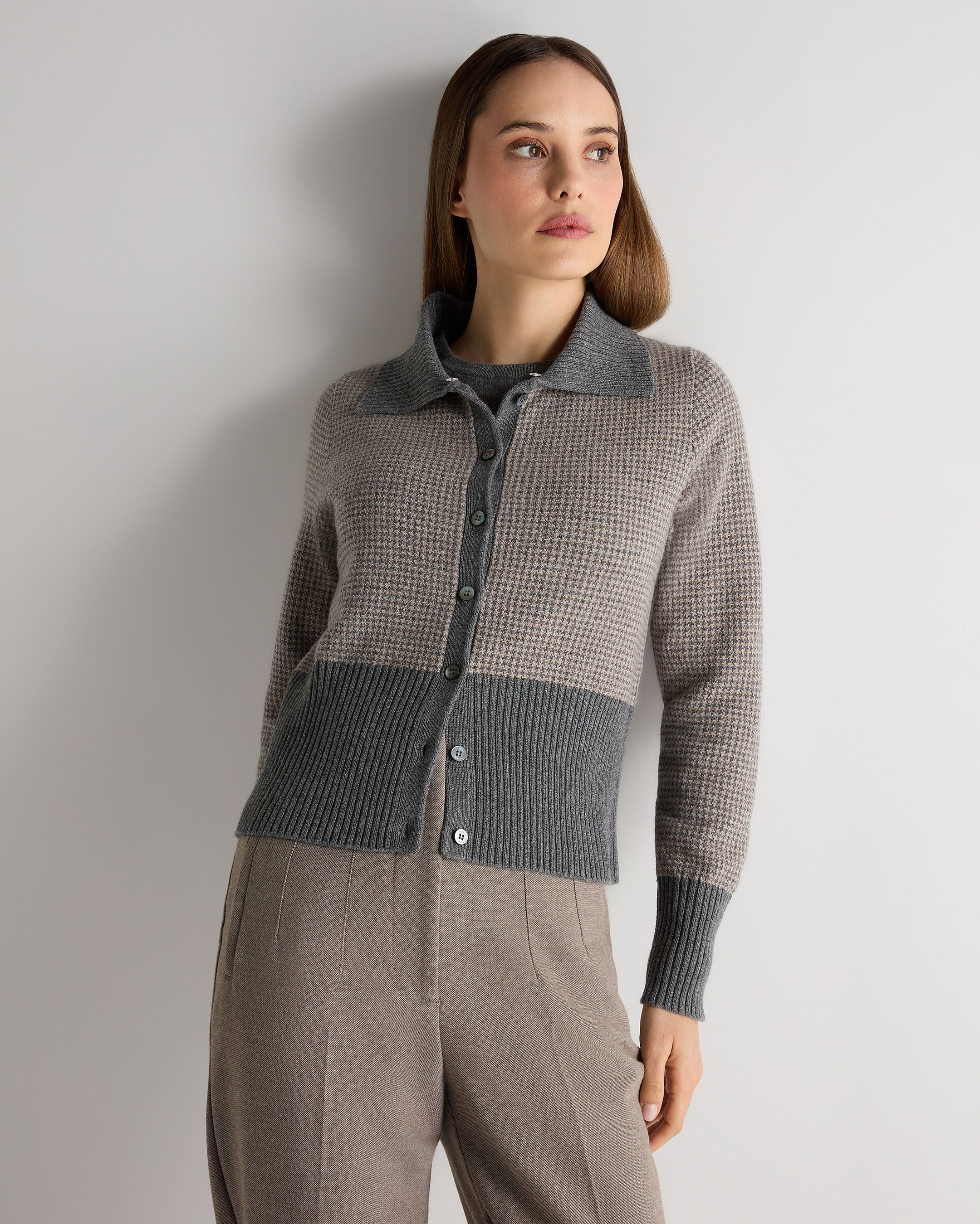 Women's Dogtooth Cashmere Cardigan With Fur Elephant Grey - Image 5