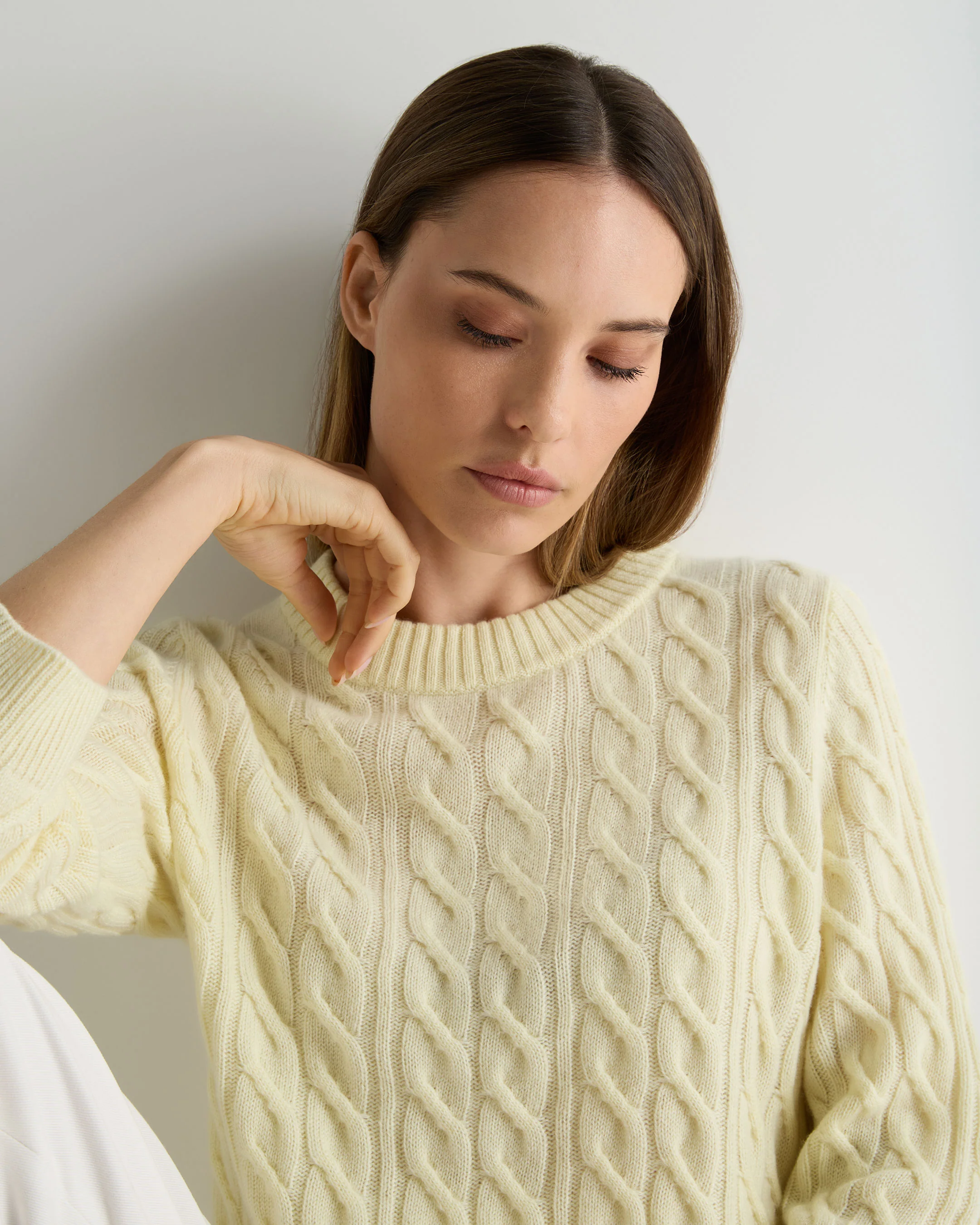 Women's Emilia Cable Round Neck Cashmere Jumper Butter Yellow - Image 5