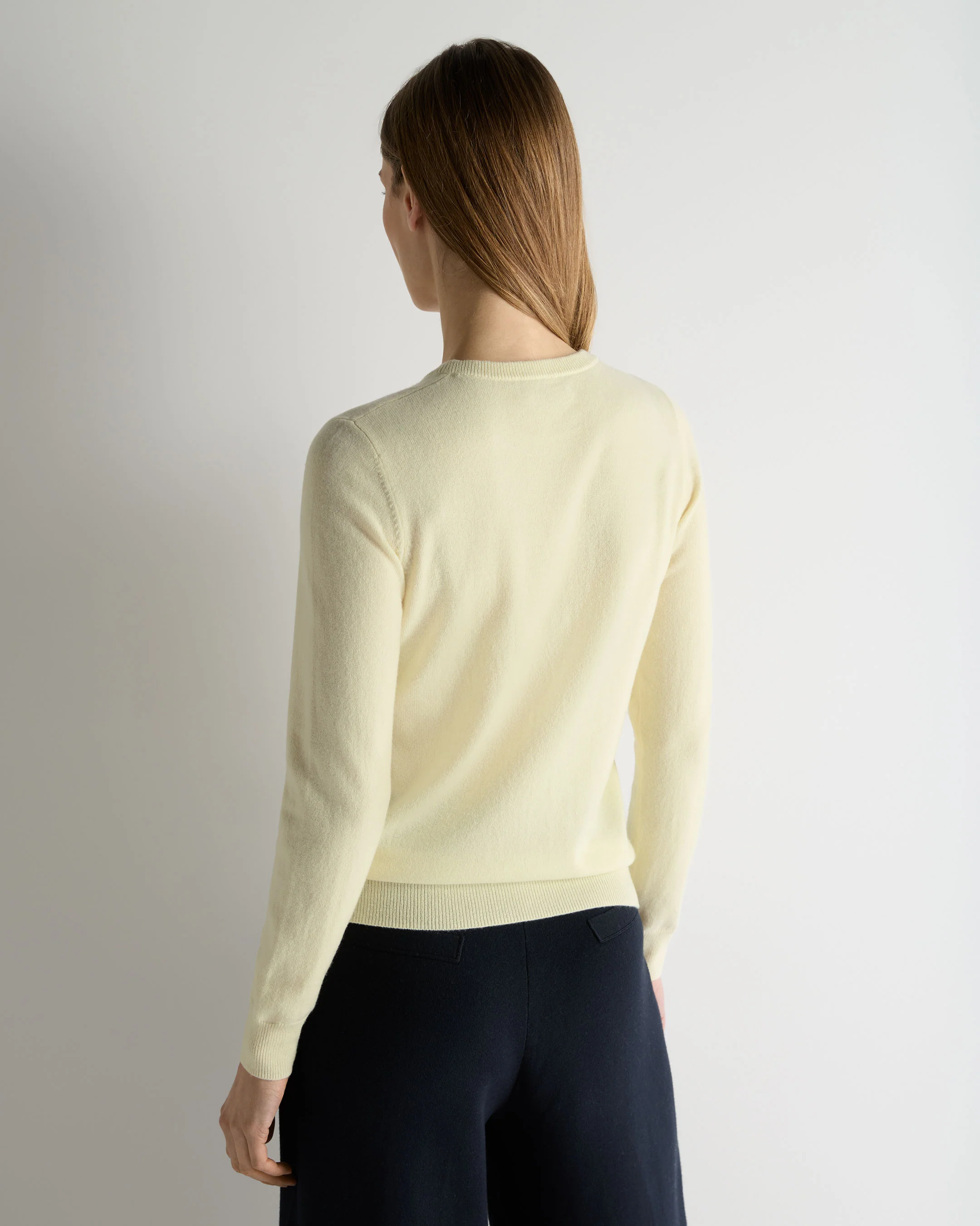 Women's Evie Classic Round Neck Cashmere Jumper Butter Yellow - Image 4