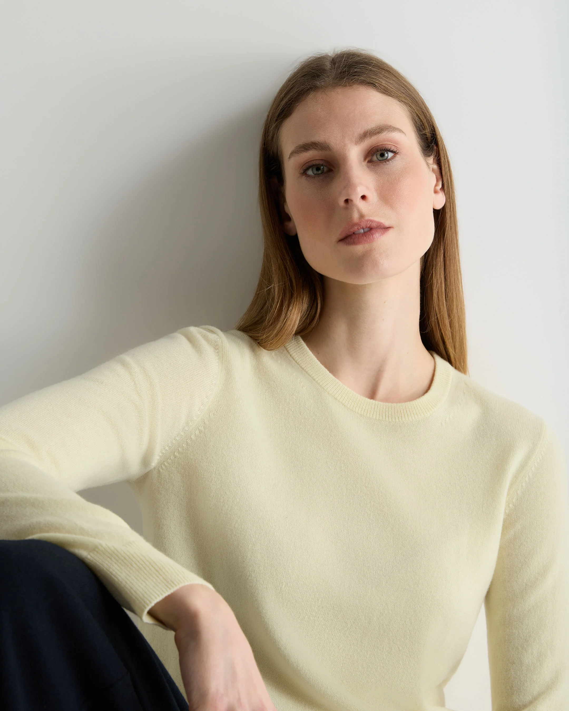 Women's Evie Classic Round Neck Cashmere Jumper Butter Yellow - Image 5