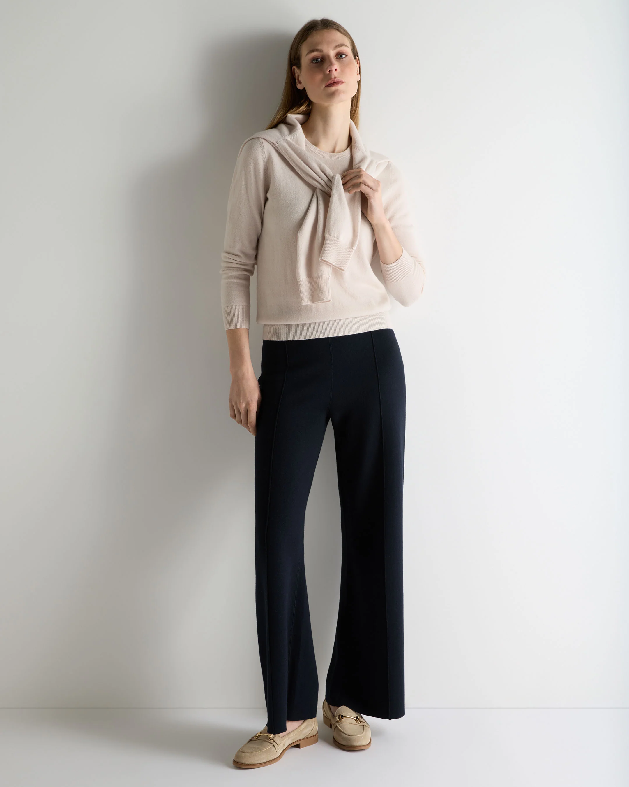 Women's Evie Classic Round Neck Cashmere Jumper Dove Pink - Image 3
