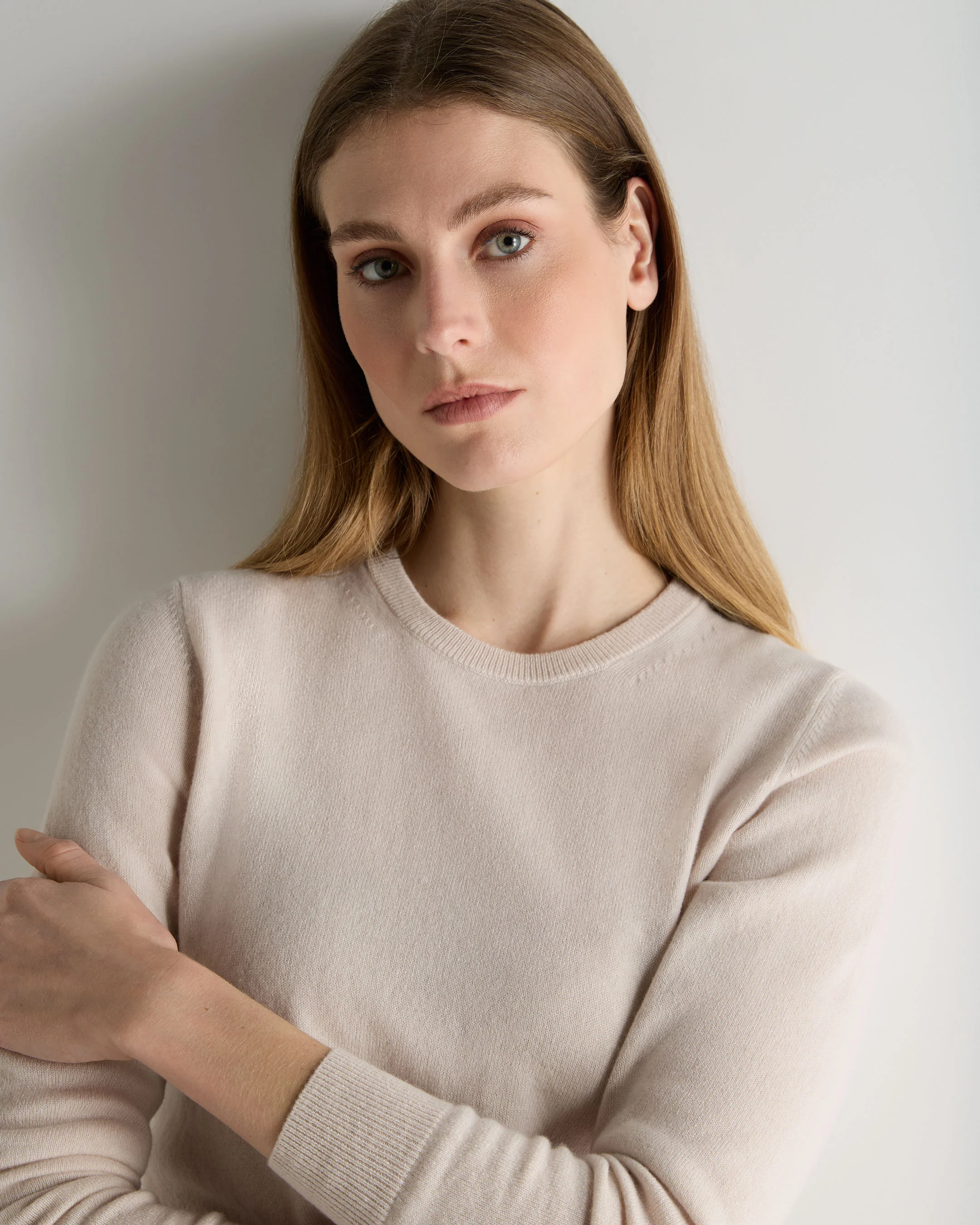 Women's Evie Classic Round Neck Cashmere Jumper Dove Pink - Image 5