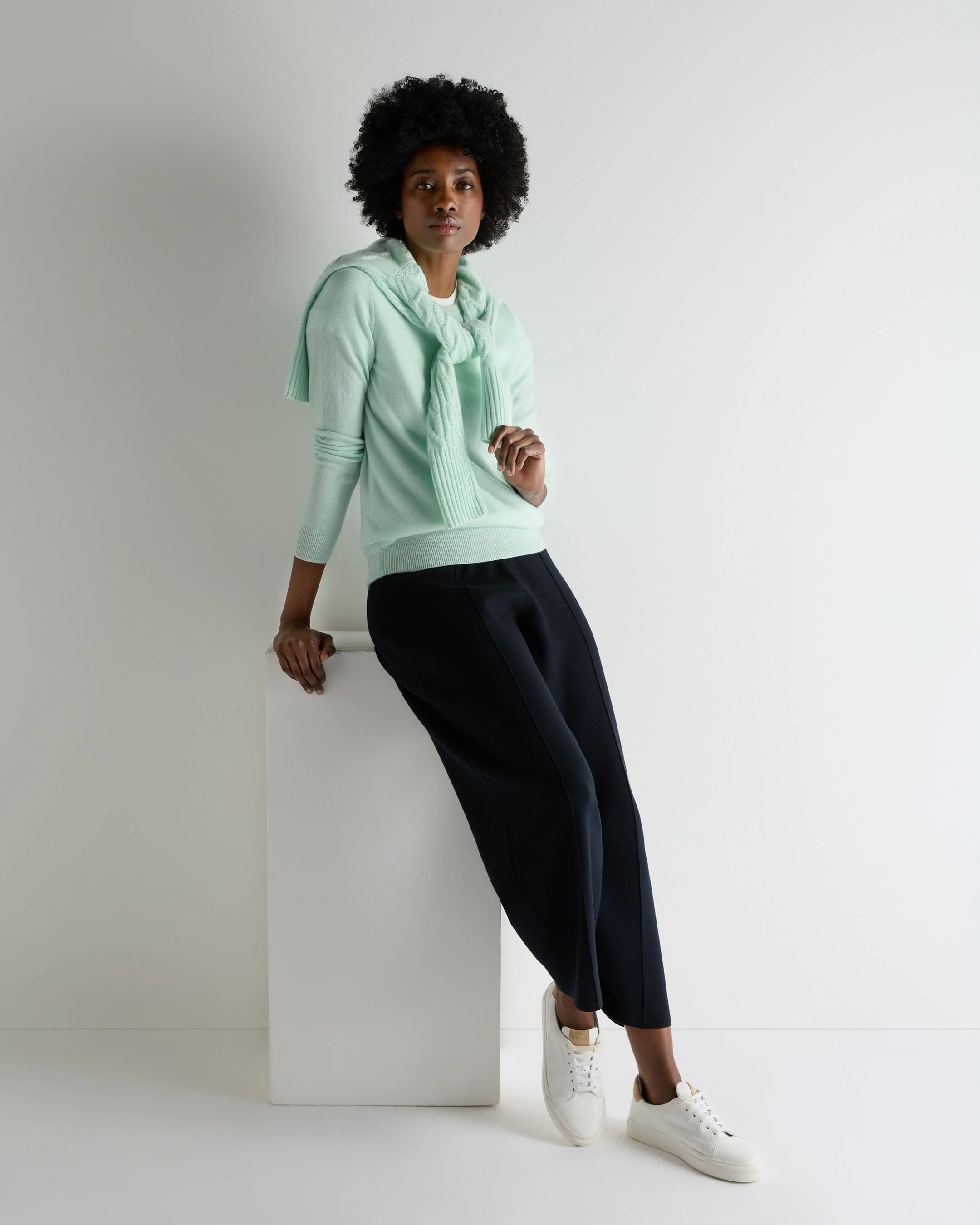 Women's Evie Classic Round Neck Cashmere Jumper Mint Green - Image 3