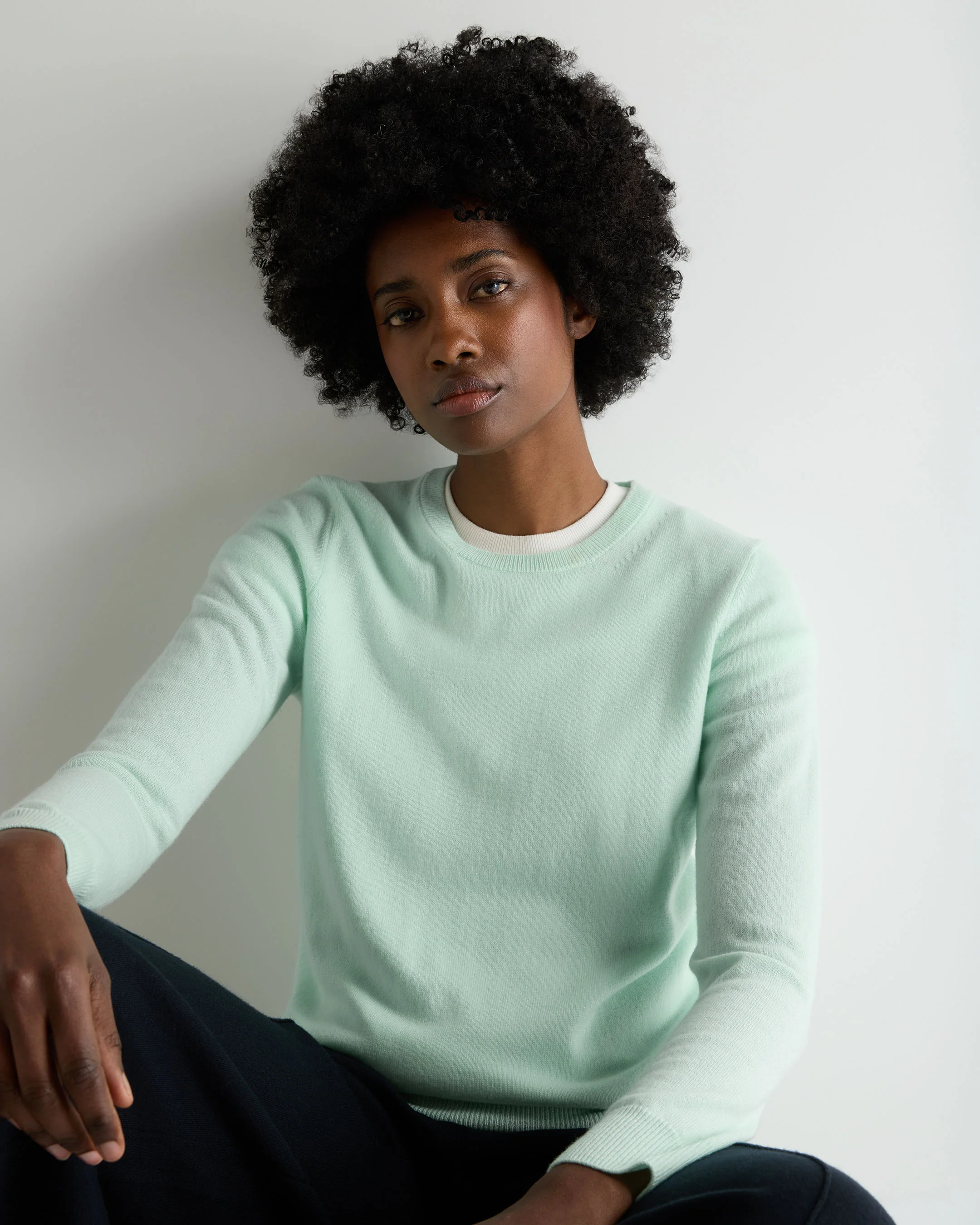Women's Evie Classic Round Neck Cashmere Jumper Mint Green - Image 5