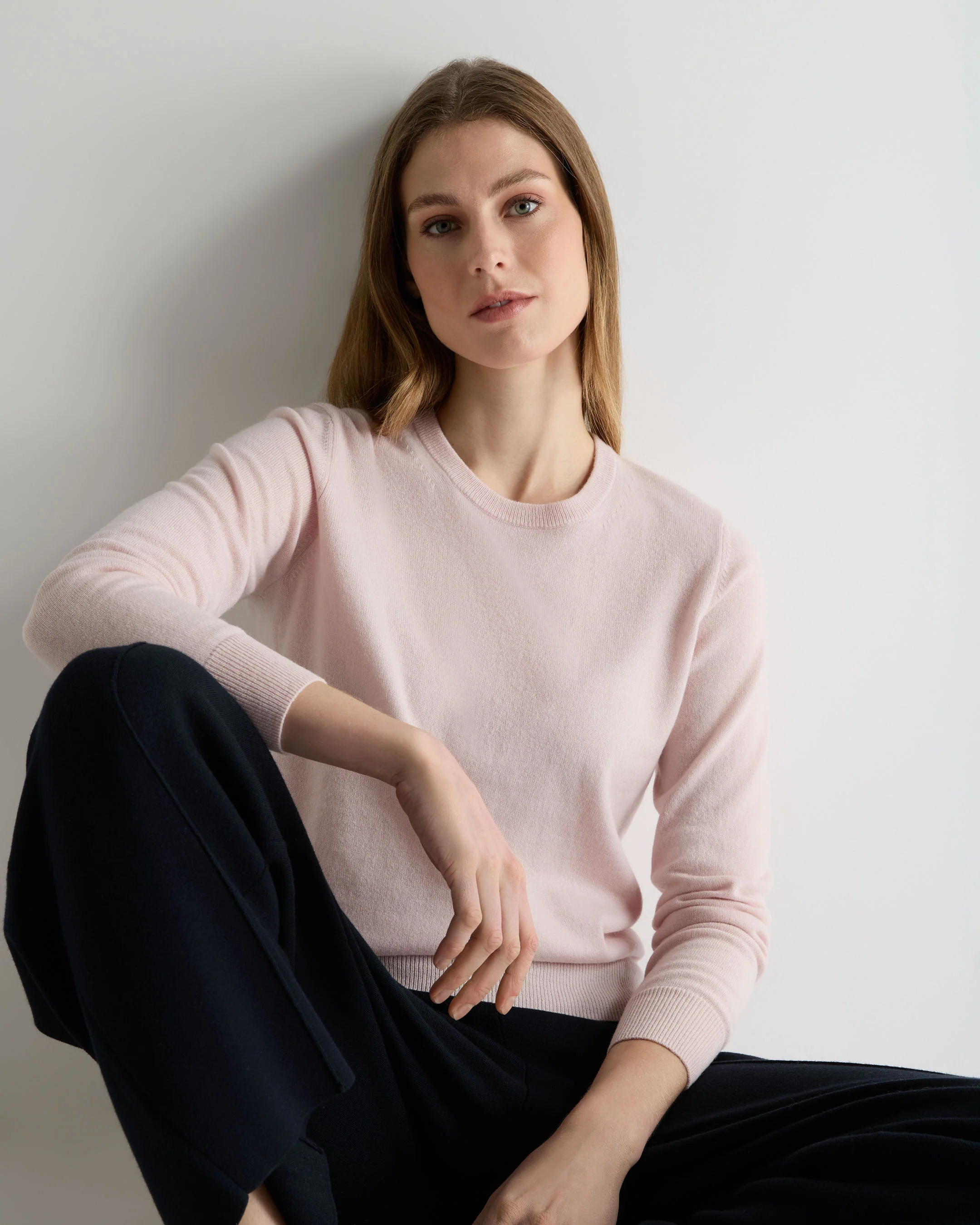 Women's Evie Classic Round Neck Cashmere Jumper Powder Pink