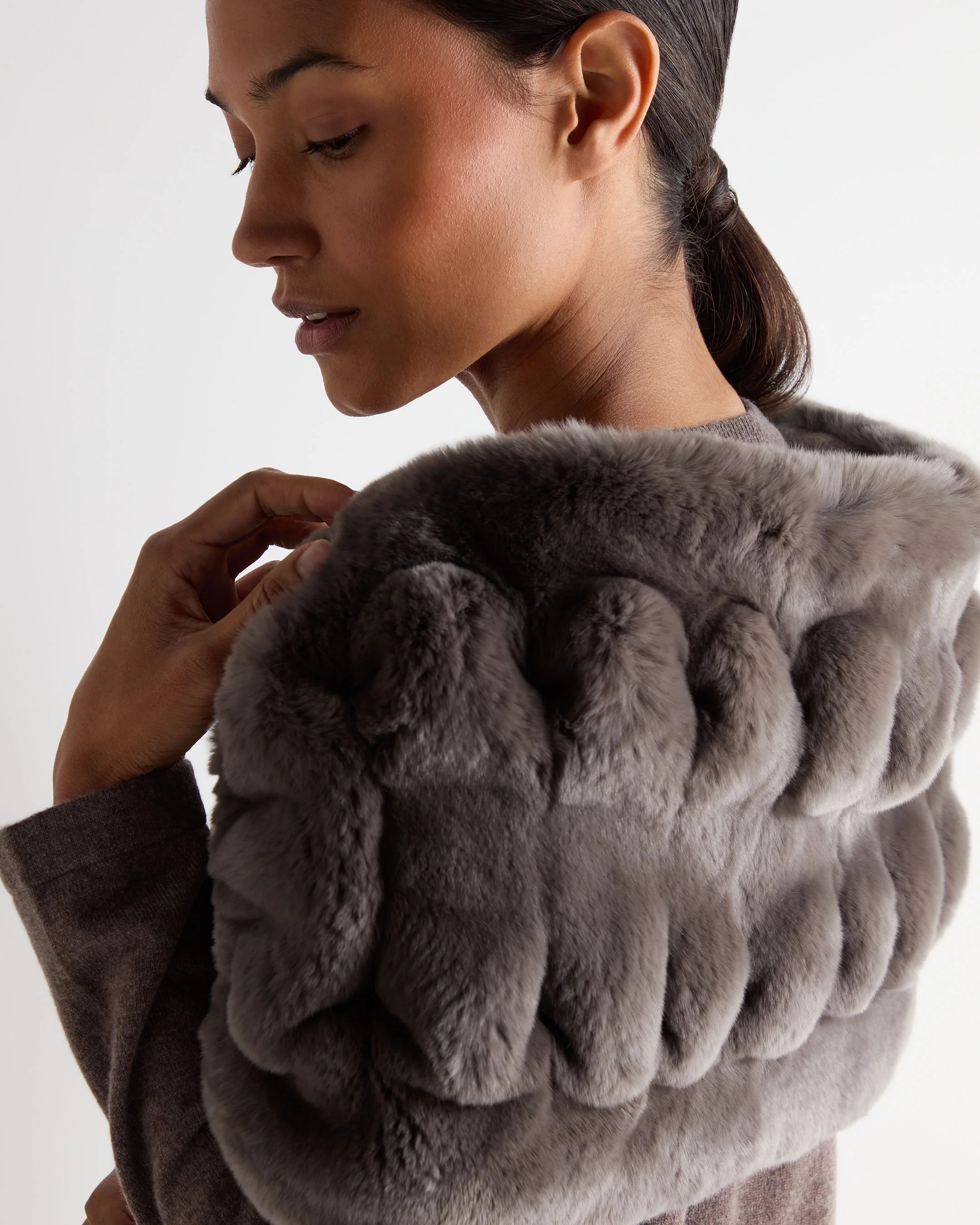 Women's St Moritz Fur Neck Scarf Otter Brown - Image 3
