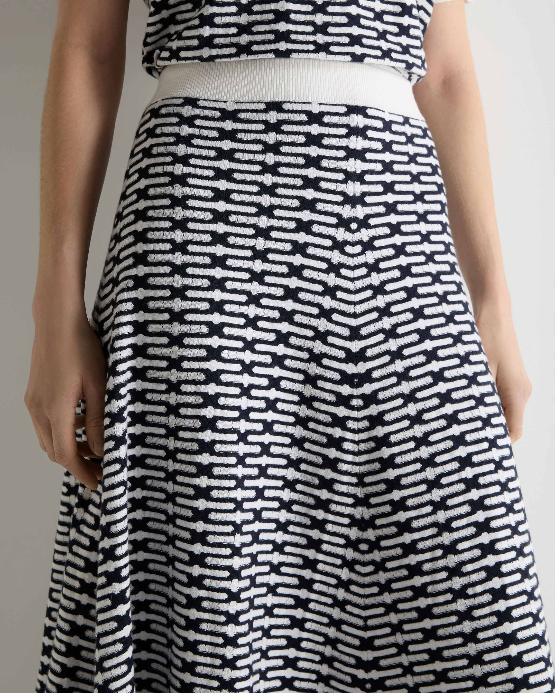 Women's Harlow Jacquard Cotton Cashmere Skirt Navy Blue - Image 5