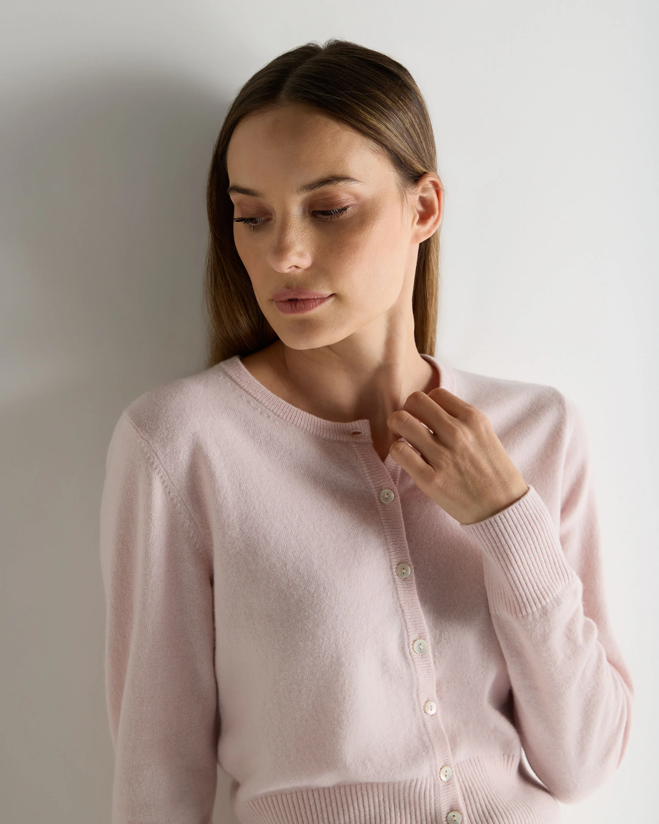 Women's Ivy Cropped Cashmere Cardigan Powder Pink - Image 5