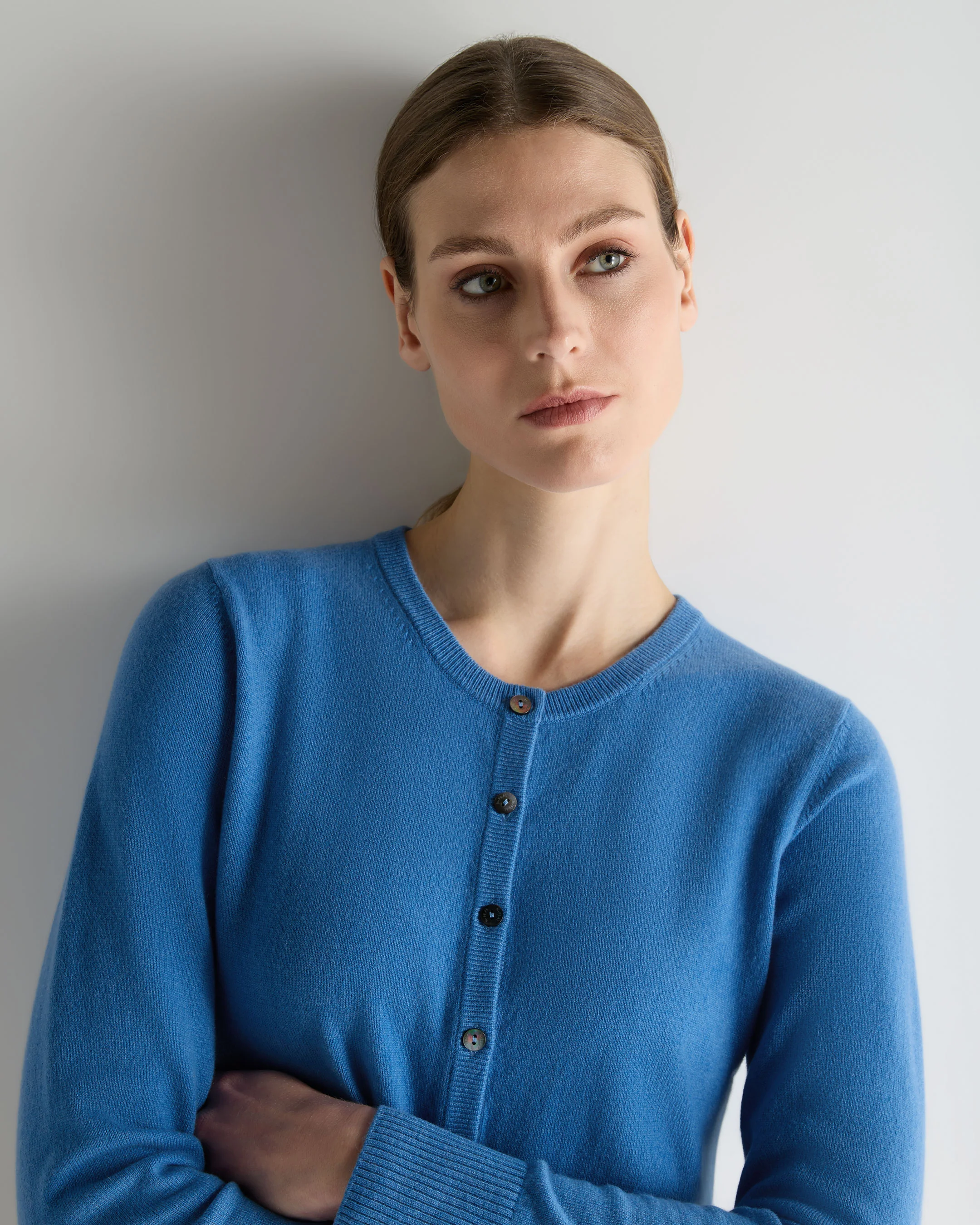 Women's Ivy Cropped Cashmere Cardigan Sunshine Blue - Image 5