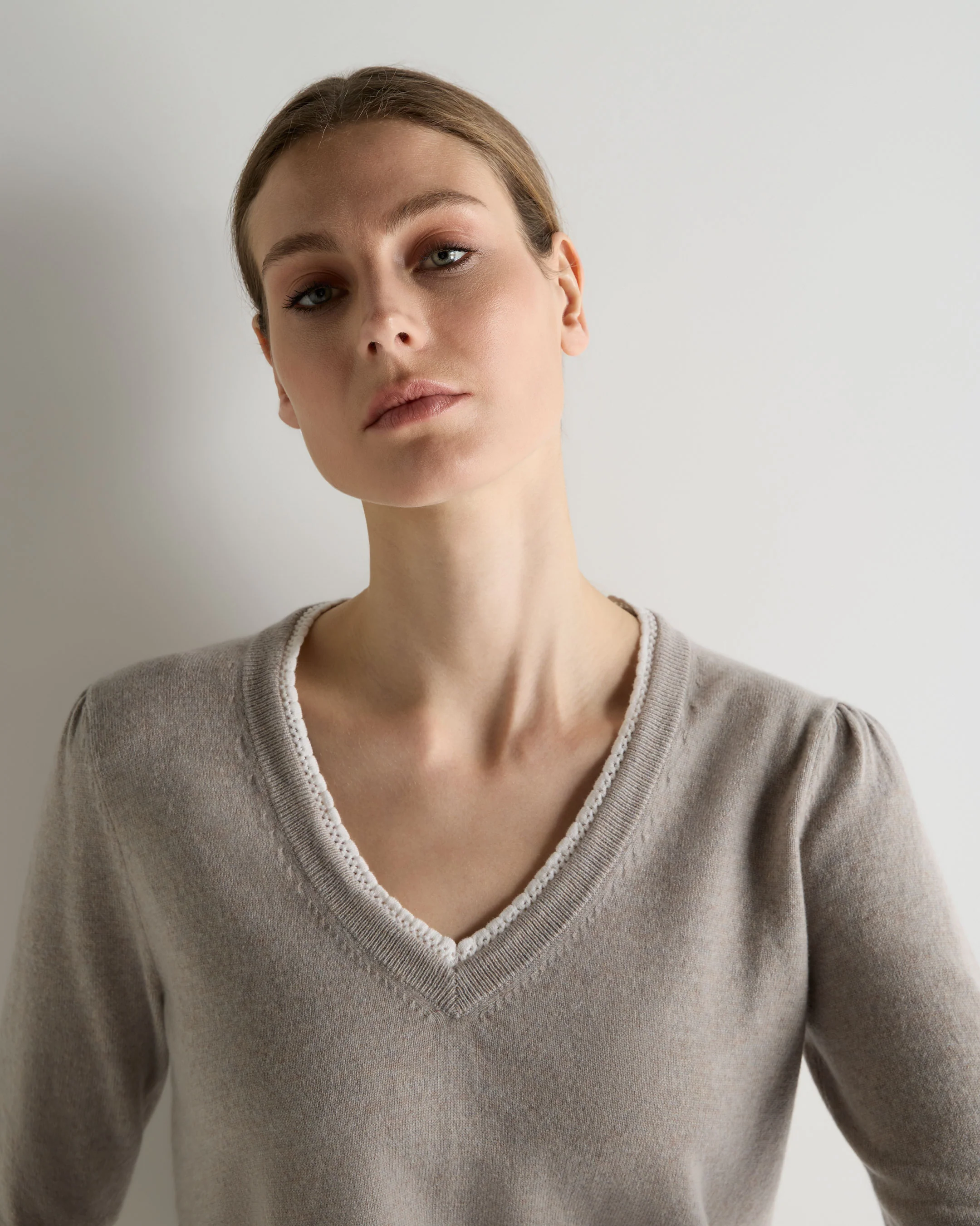 Women's Lace Trim V Neck Cashmere Jumper Oat Grey - Image 5