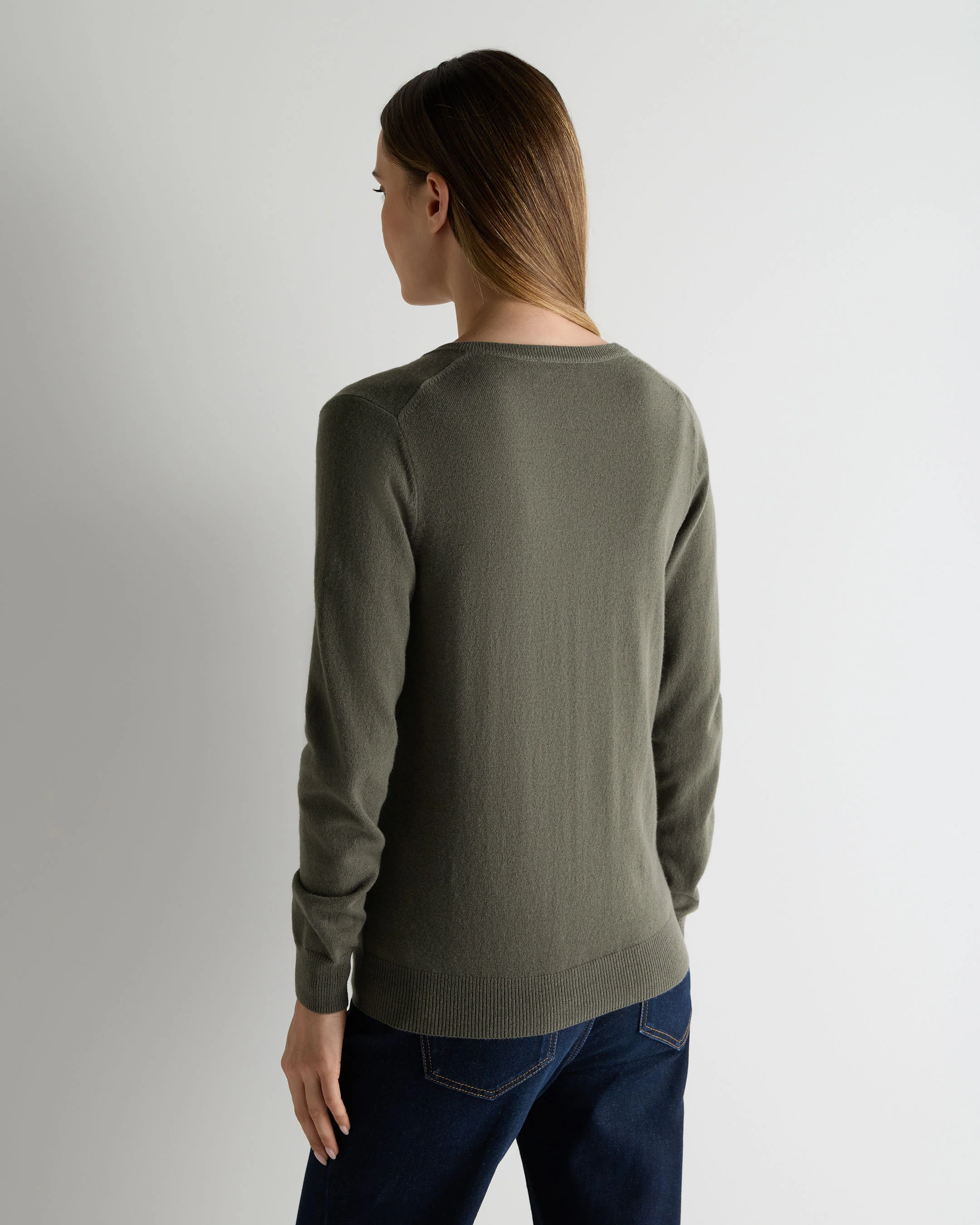 Women's Phoebe V Neck Cashmere Jumper Olive Green - Image 4
