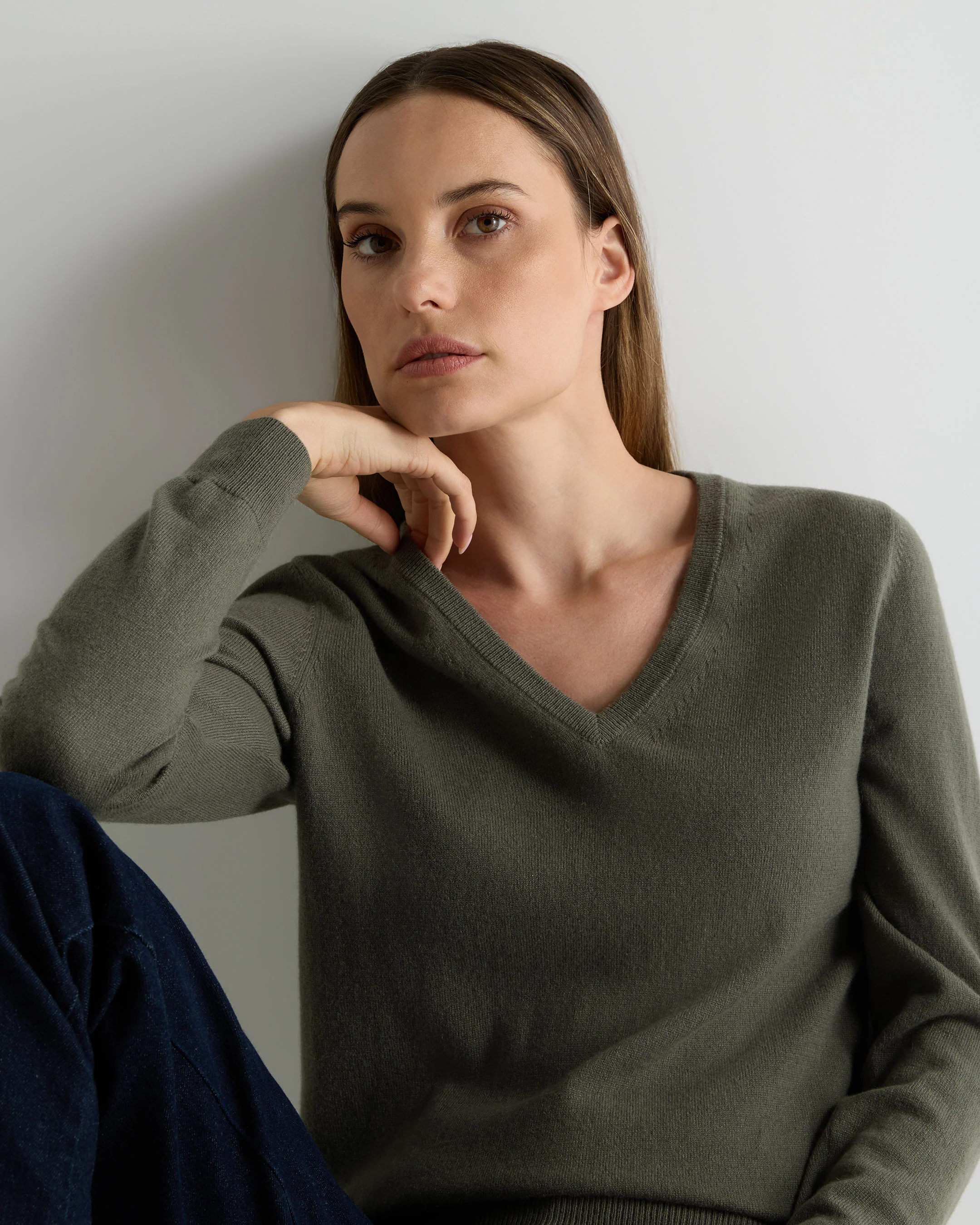 Women's Phoebe V Neck Cashmere Jumper Olive Green - Image 5