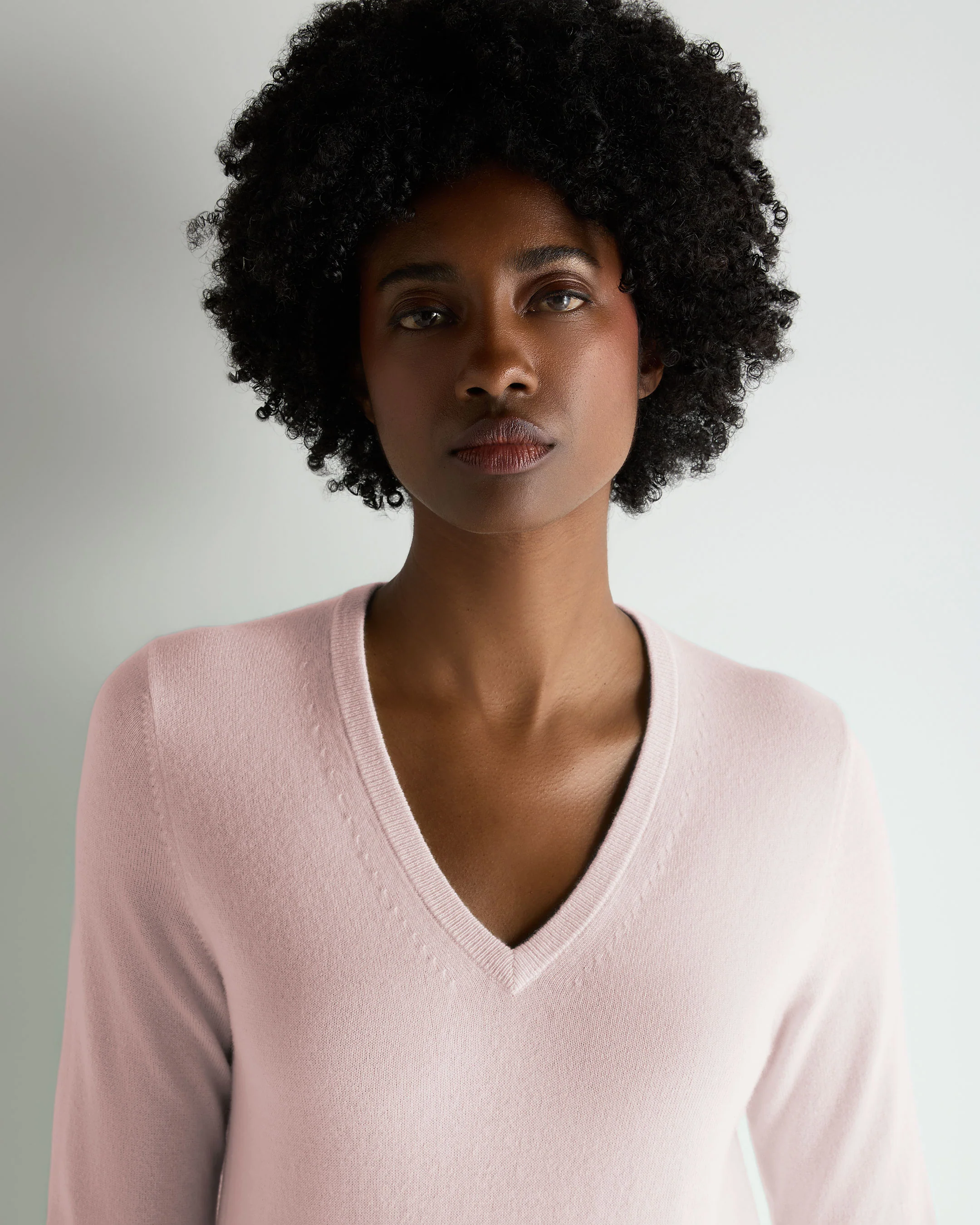 Women's Phoebe V Neck Cashmere Jumper Powder Pink - Image 5