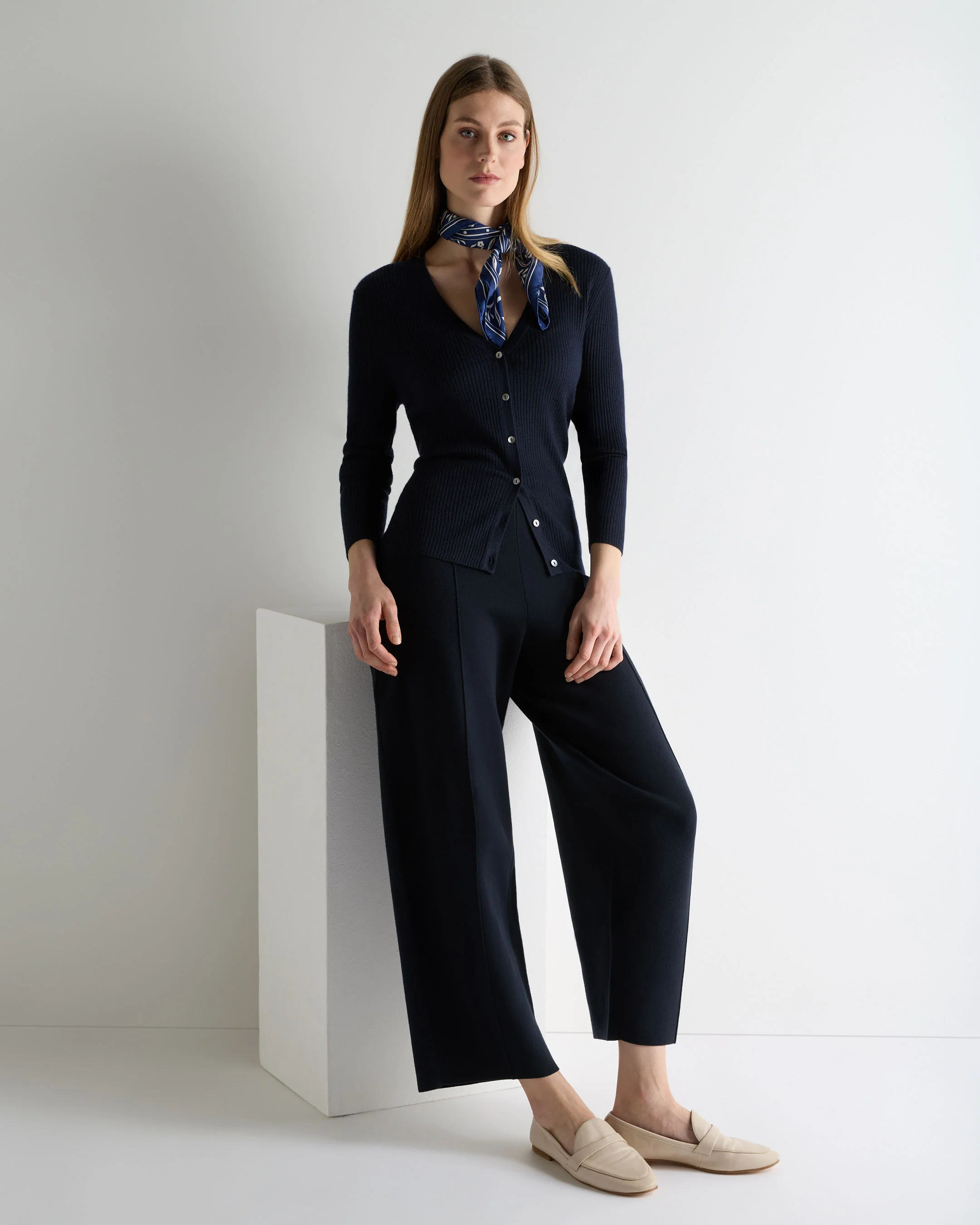 Women's Superfine Cashmere Ribbed V Cardigan Navy Blue - Image 3