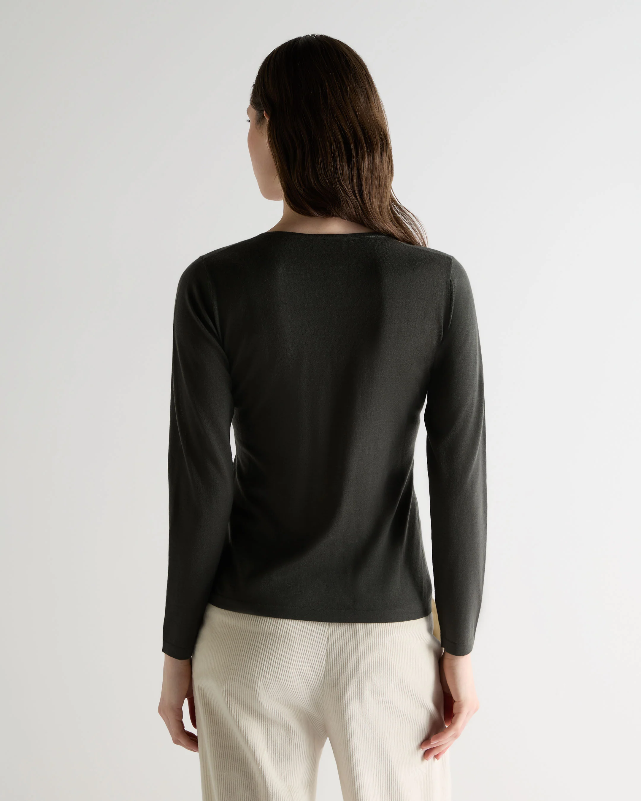 Women's Imogen Superfine Cashmere V Neck Jumper Arabica Khaki Green - Image 4