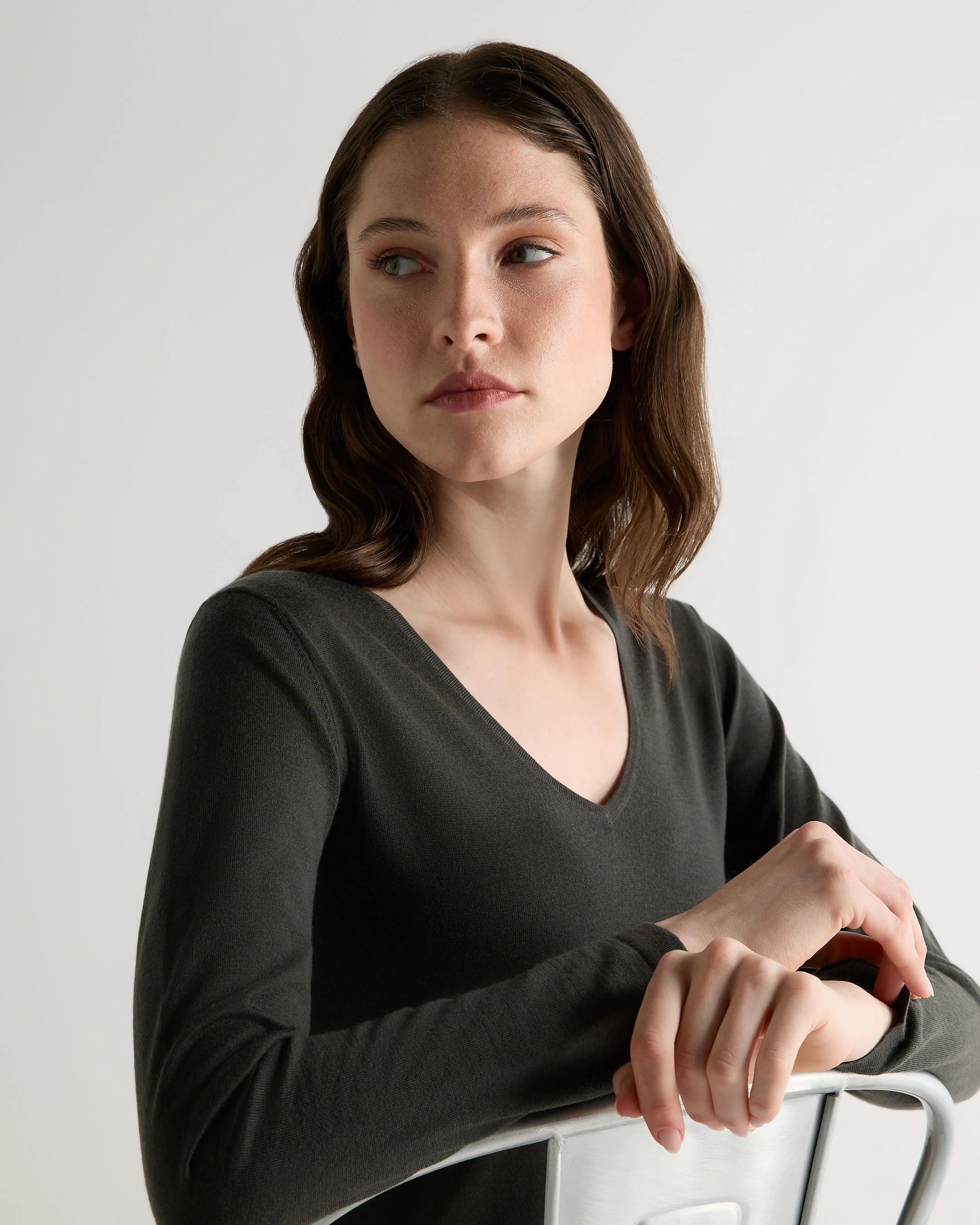 Women's Imogen Superfine Cashmere V Neck Jumper Arabica Khaki Green - Image 5