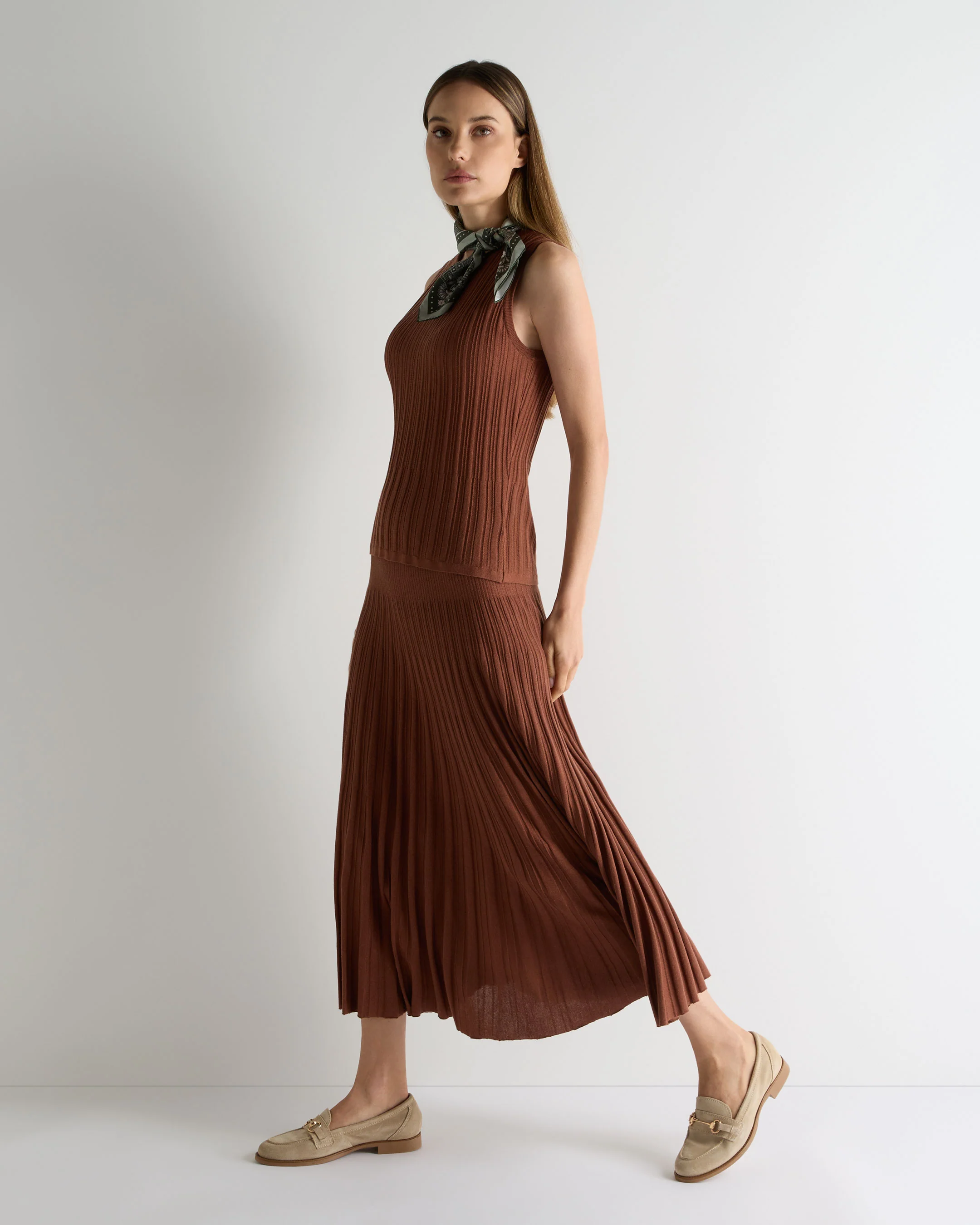 Women's Superfine Pleated Cashmere Silk Skirt Henna Brown - Image 3