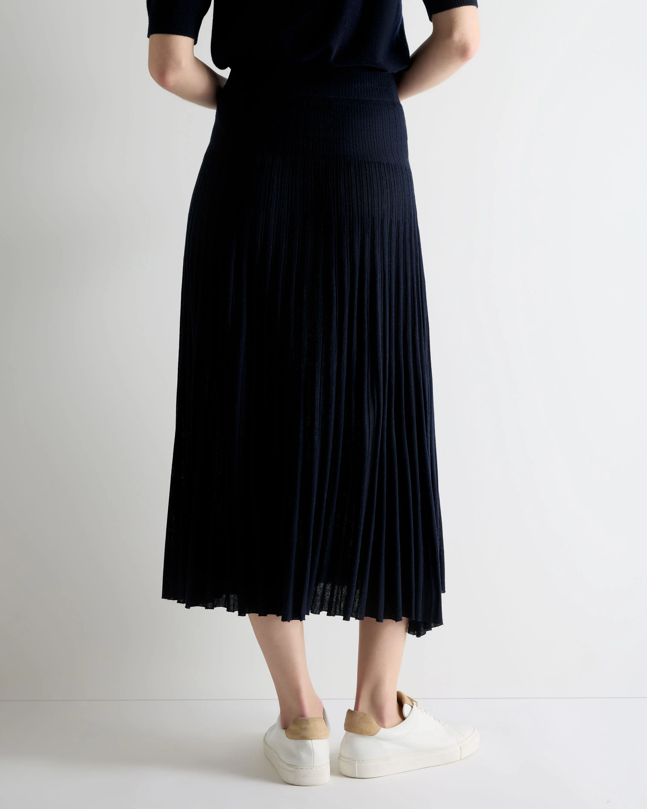 Women's Superfine Pleated Cashmere Silk Skirt Navy Blue - Image 4