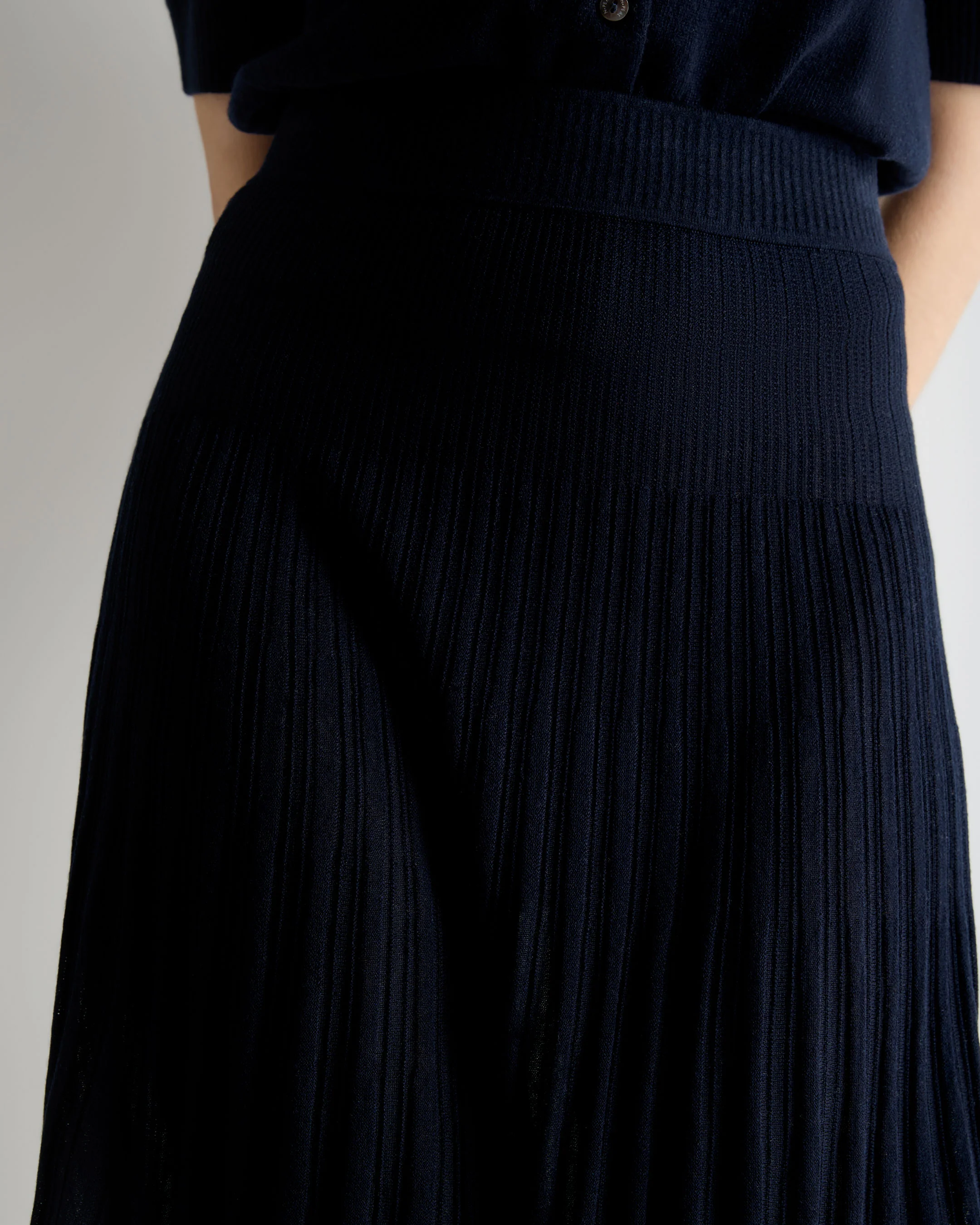Women's Superfine Pleated Cashmere Silk Skirt Navy Blue - Image 5