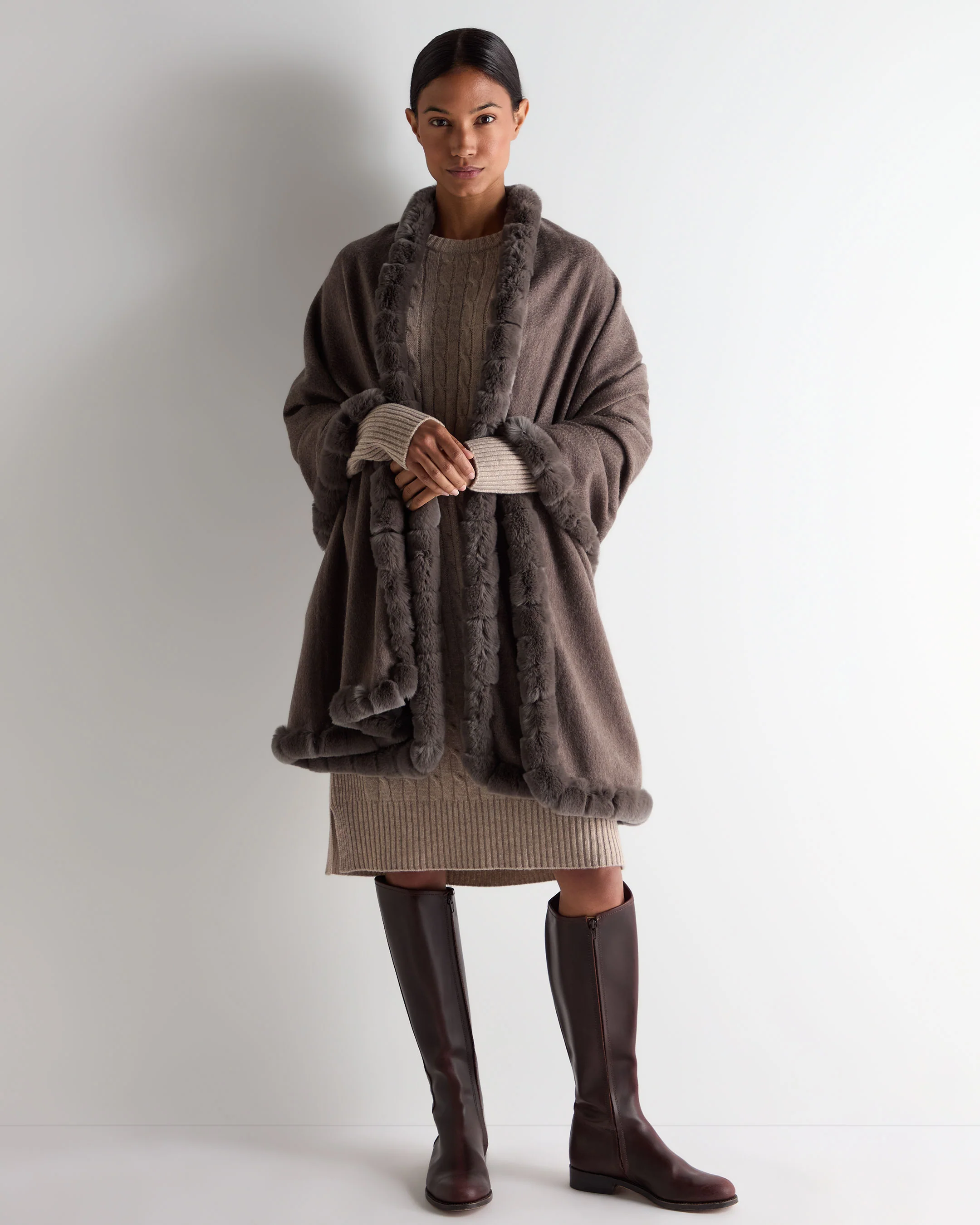 Women's Meribel Woven Fur Trim Cashmere Shawl Otter Brown - Image 2