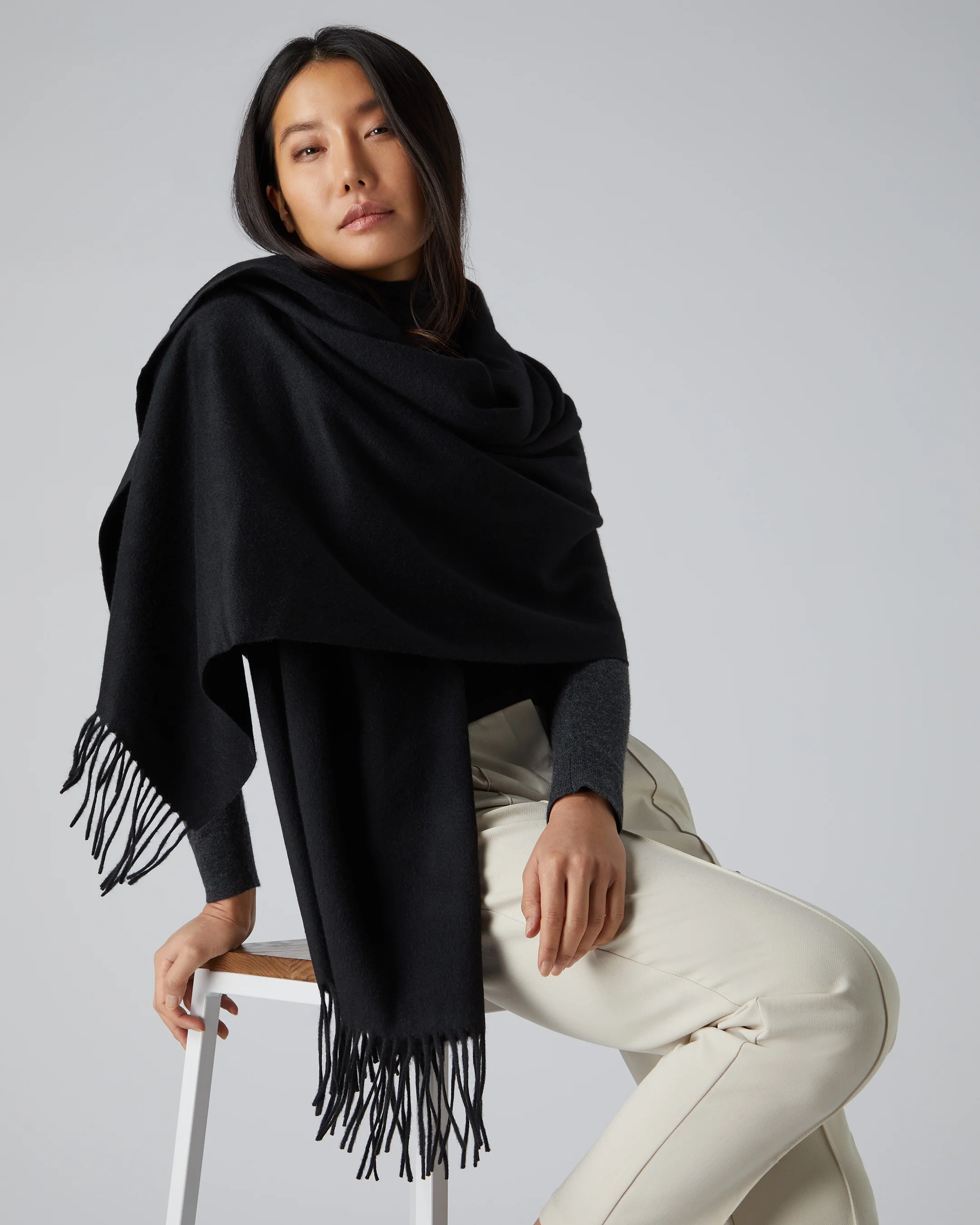 Women's Woven Cashmere Shawl Black - Image 2